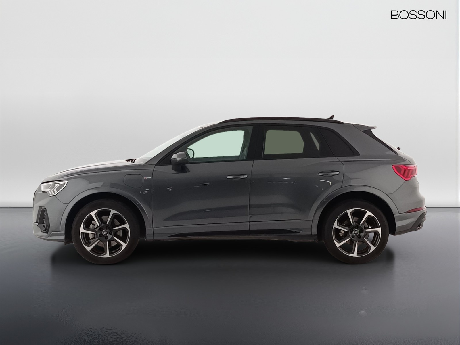 15 - Audi Q3 45 1.4 tfsi e s line edition s tronic