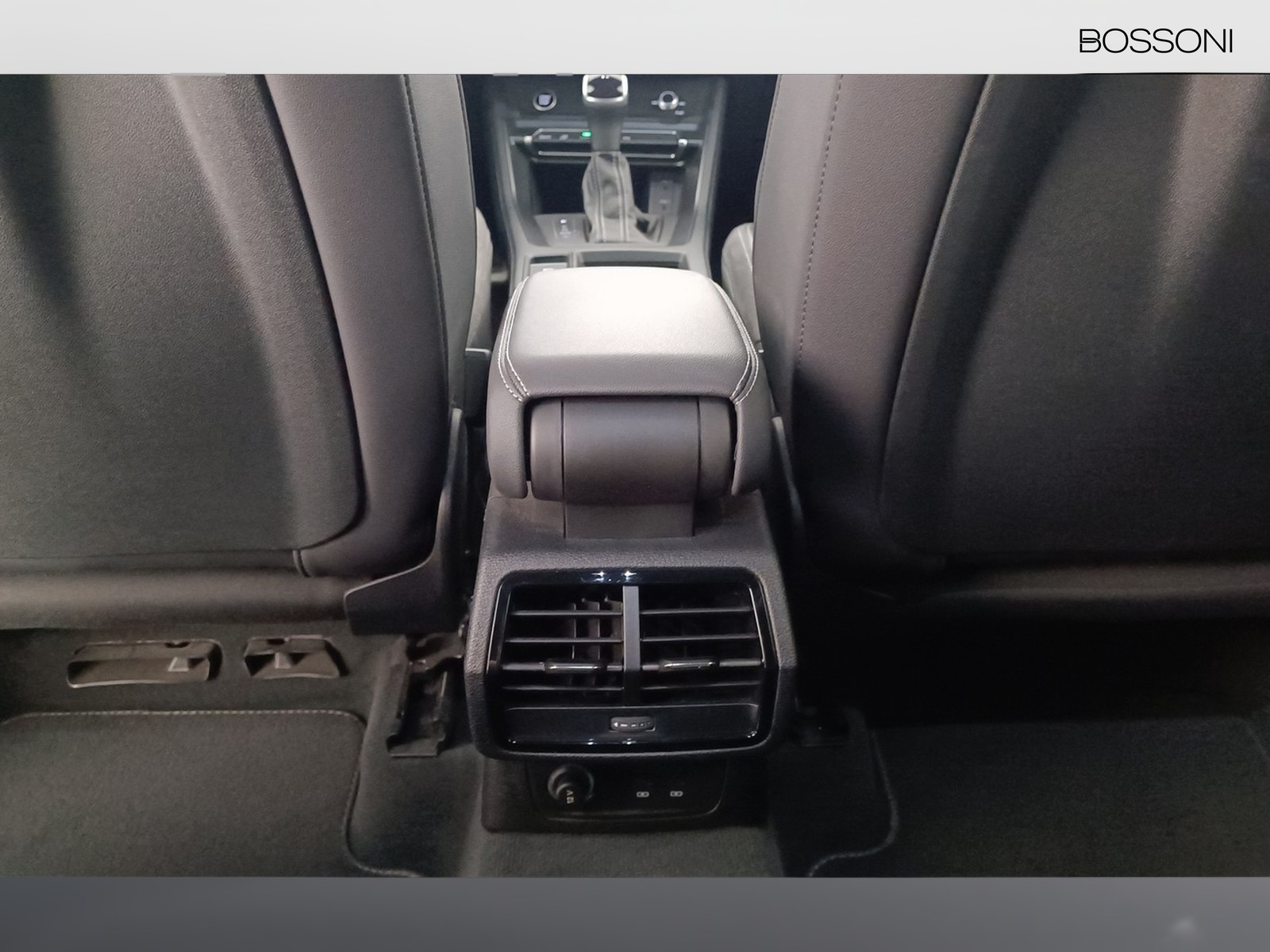 24 - Audi Q3 45 1.4 tfsi e s line edition s tronic