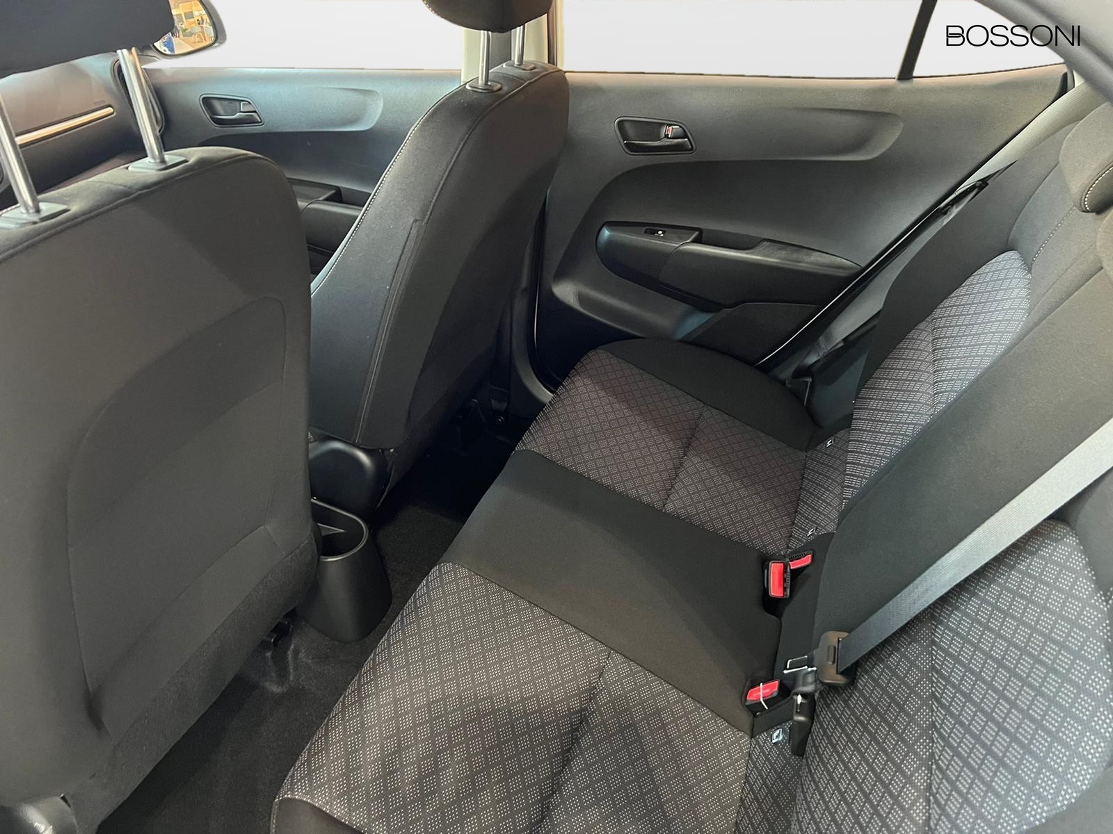 8 - Kia Picanto 1.0 gdi urban