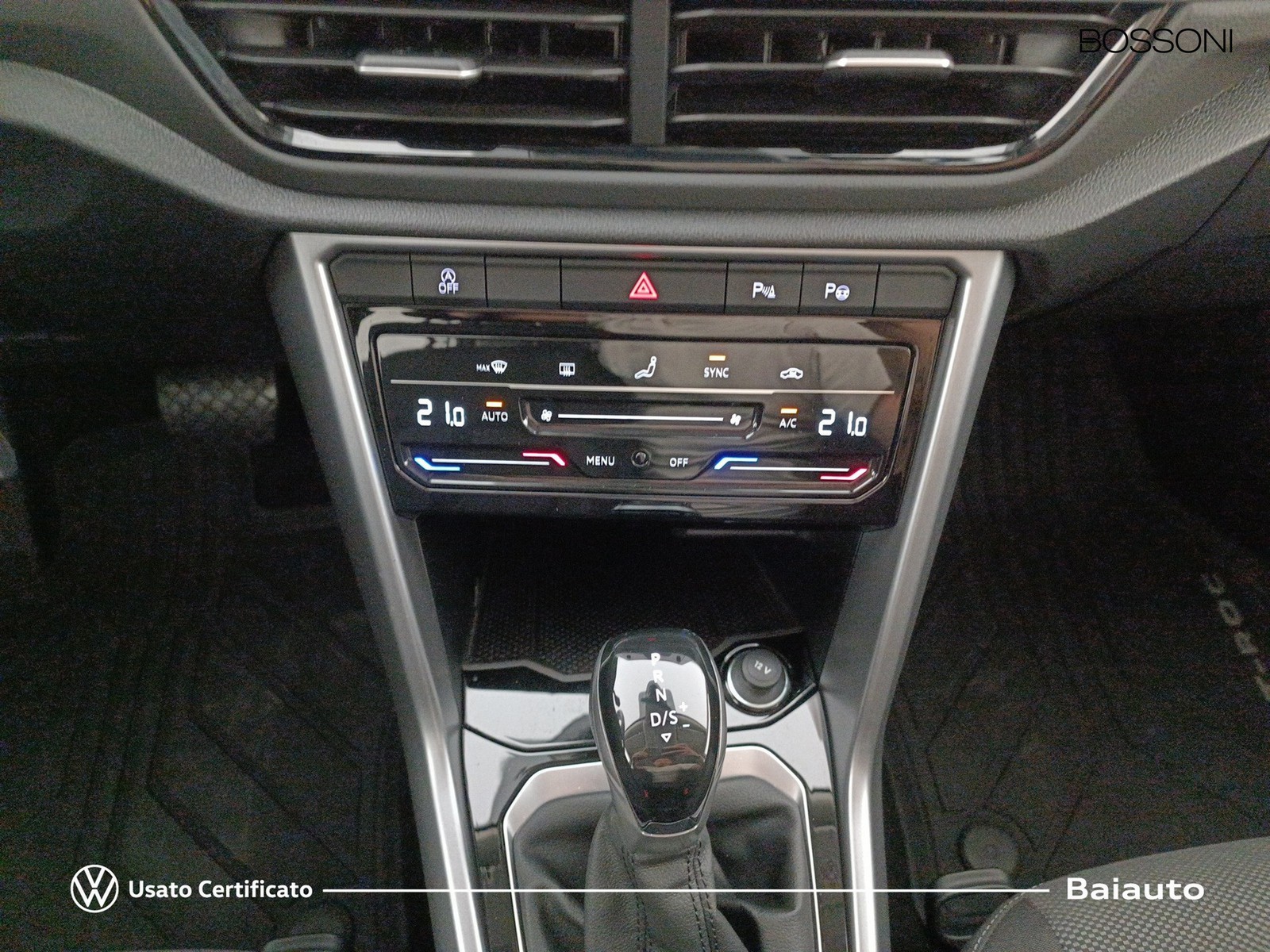 11 - Volkswagen T-Roc 1.5 tsi act sport dsg