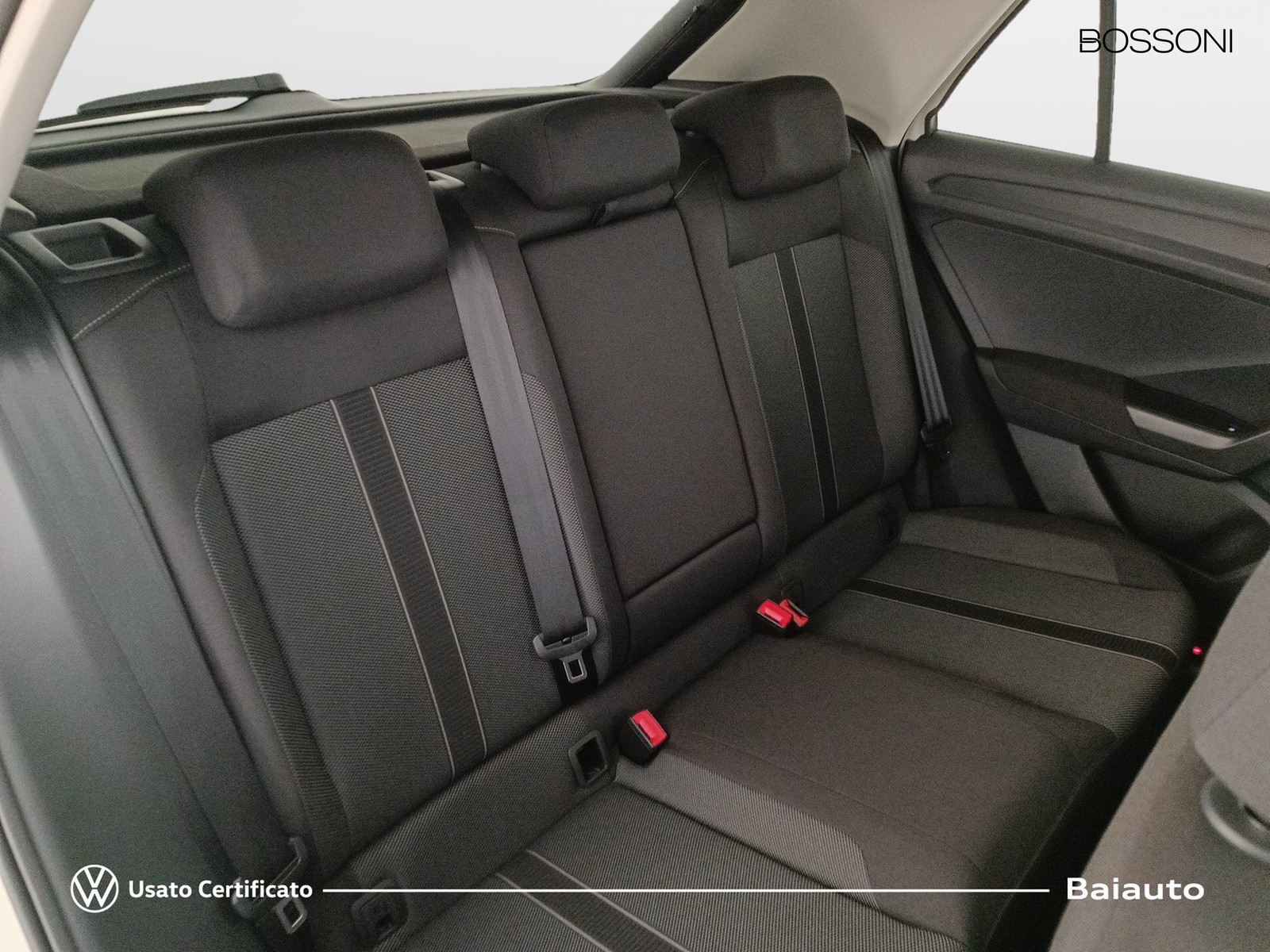 21 - Volkswagen T-Roc 1.5 tsi act sport dsg