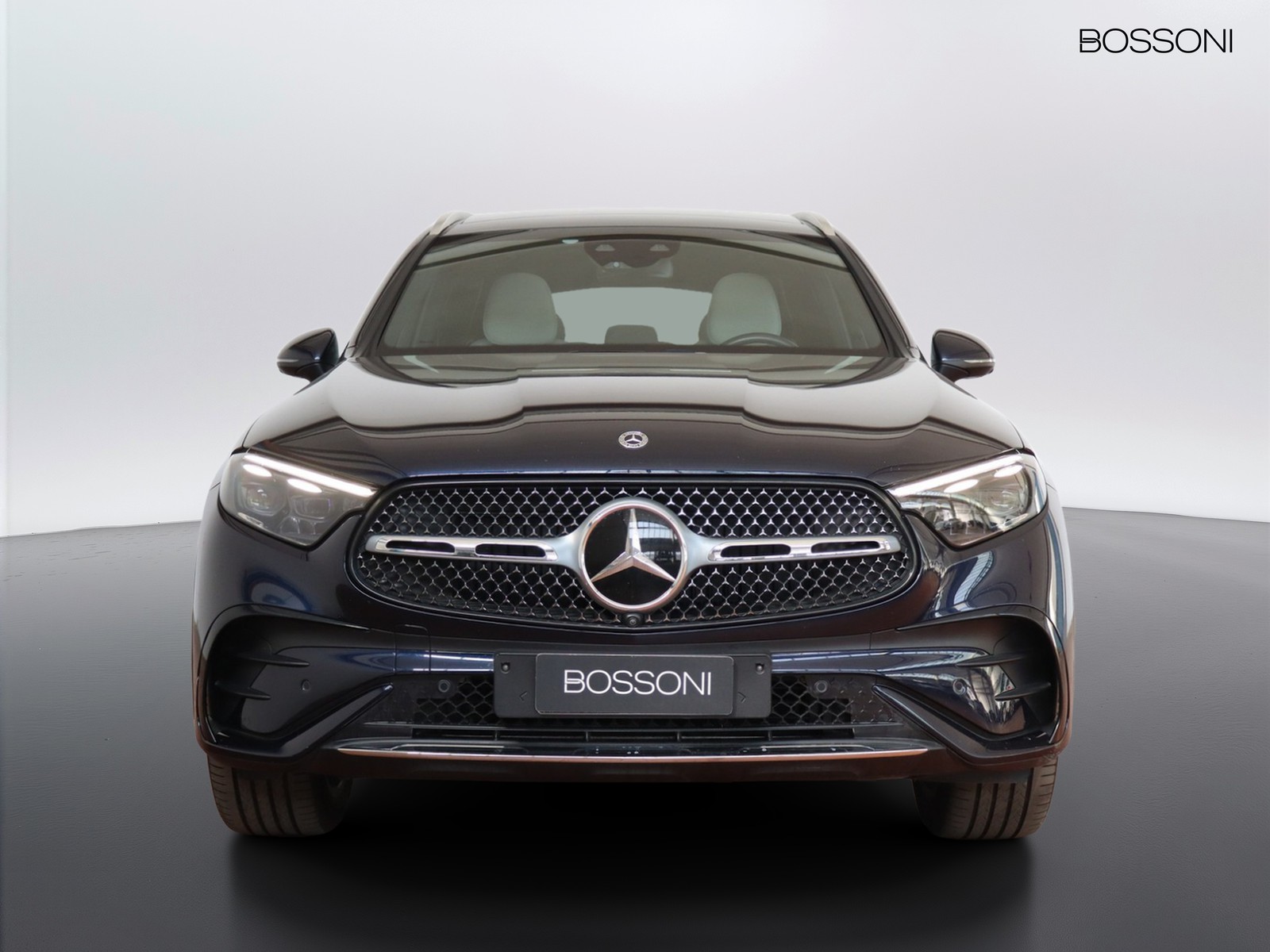2 - Mercedes GLC suv 300 amg line premium plus 4matic 9g-tronic