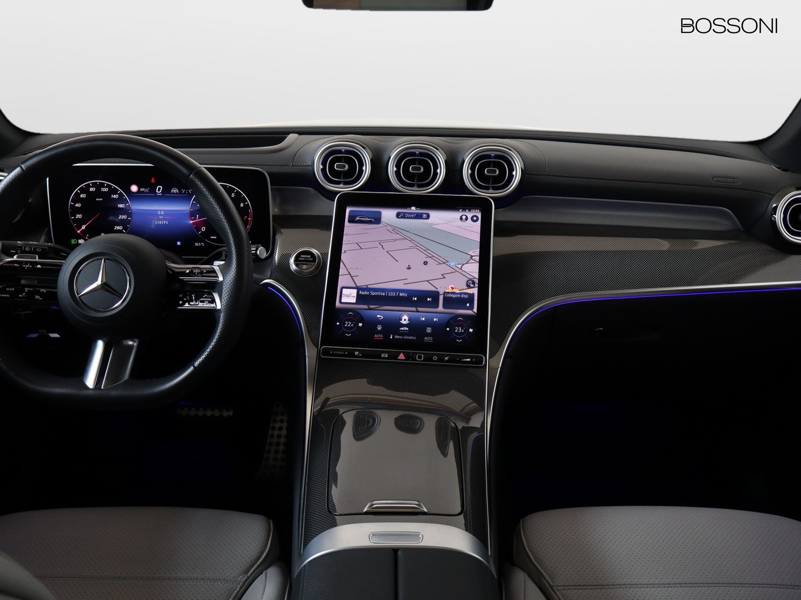 14 - Mercedes GLC suv 300 amg line premium plus 4matic 9g-tronic