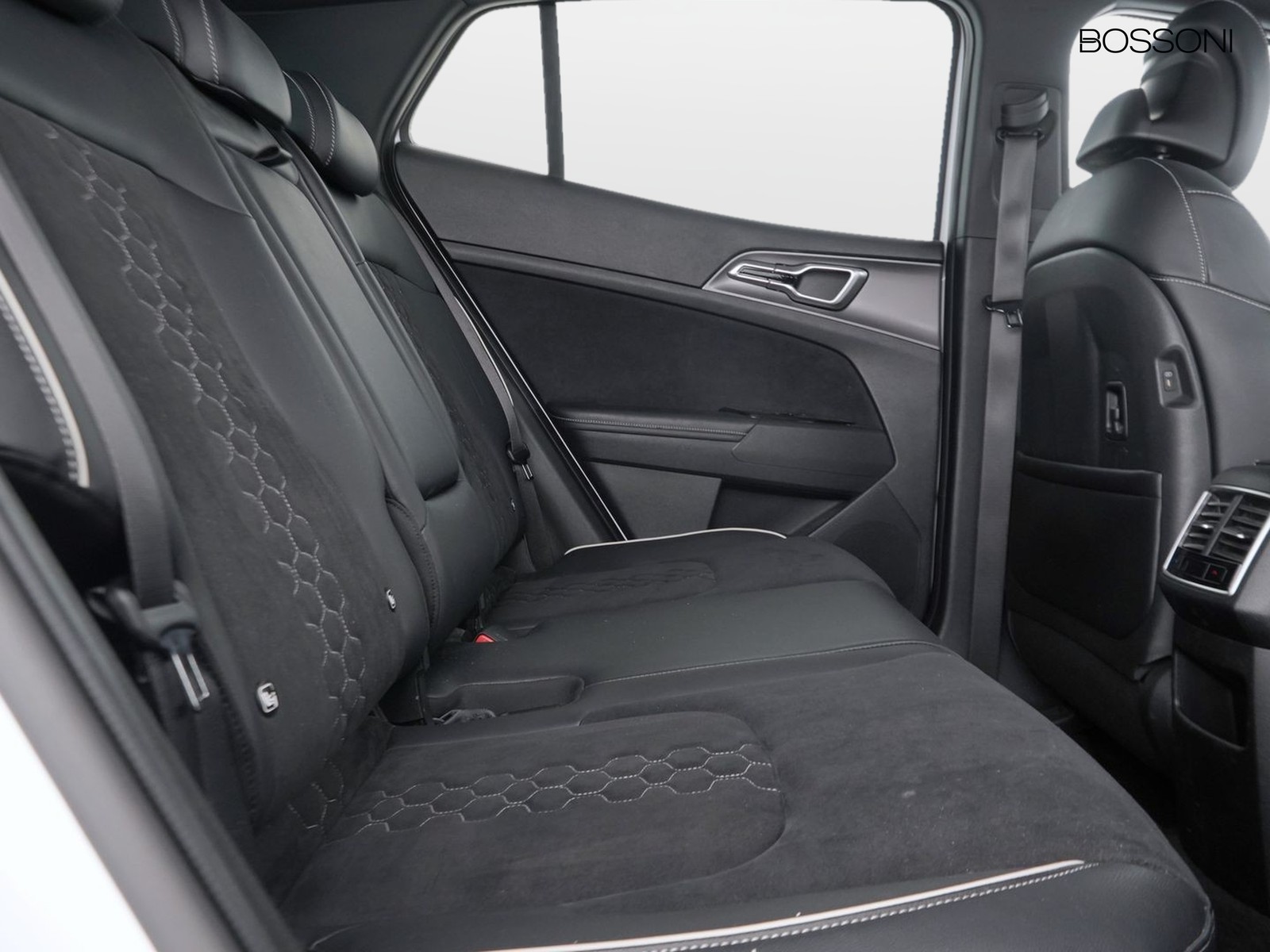 9 - Kia Sportage 1.6 crdi mhev gt-line dct