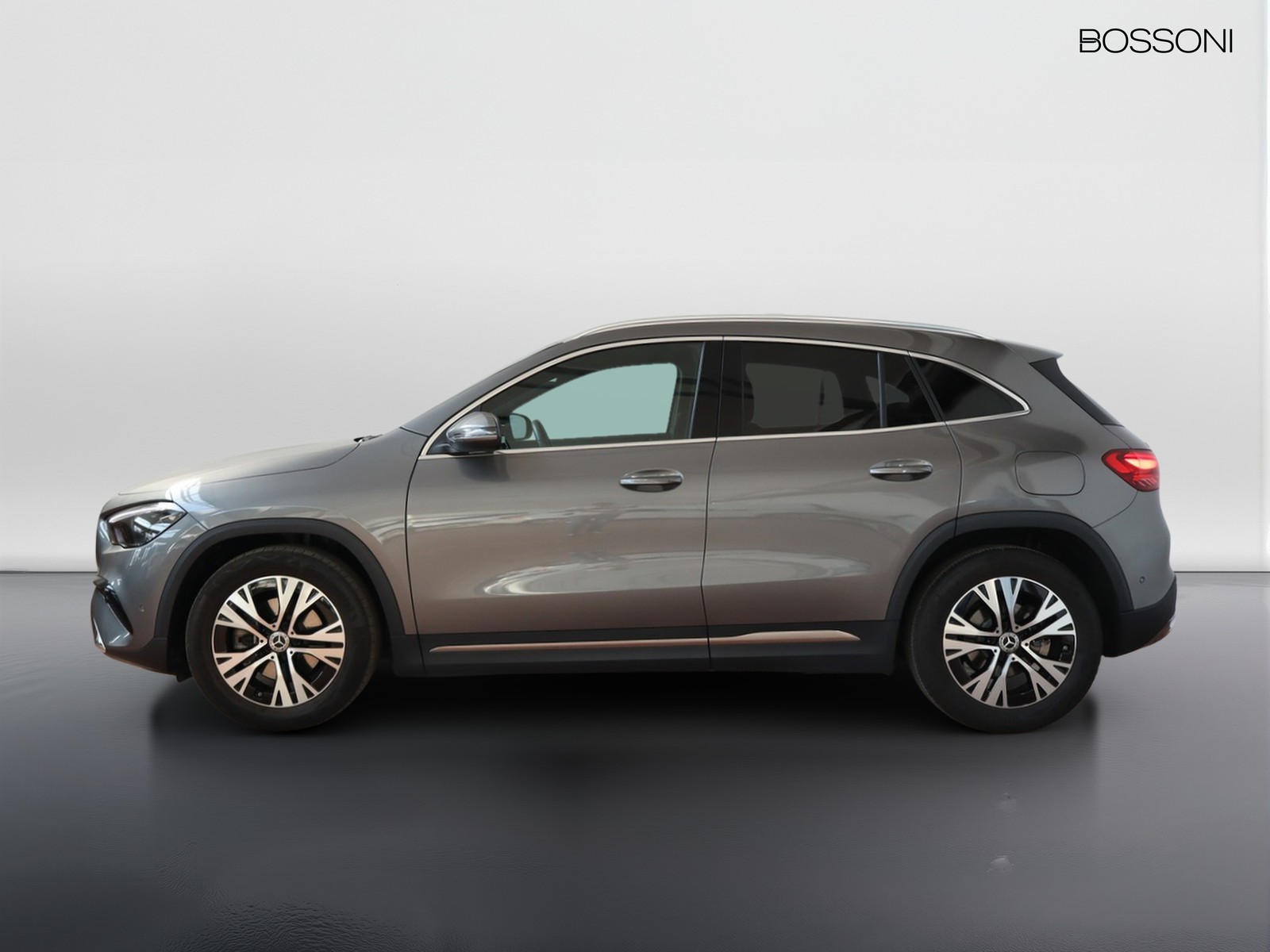 3 - Mercedes GLA 180 progressive advanced 7g-dct