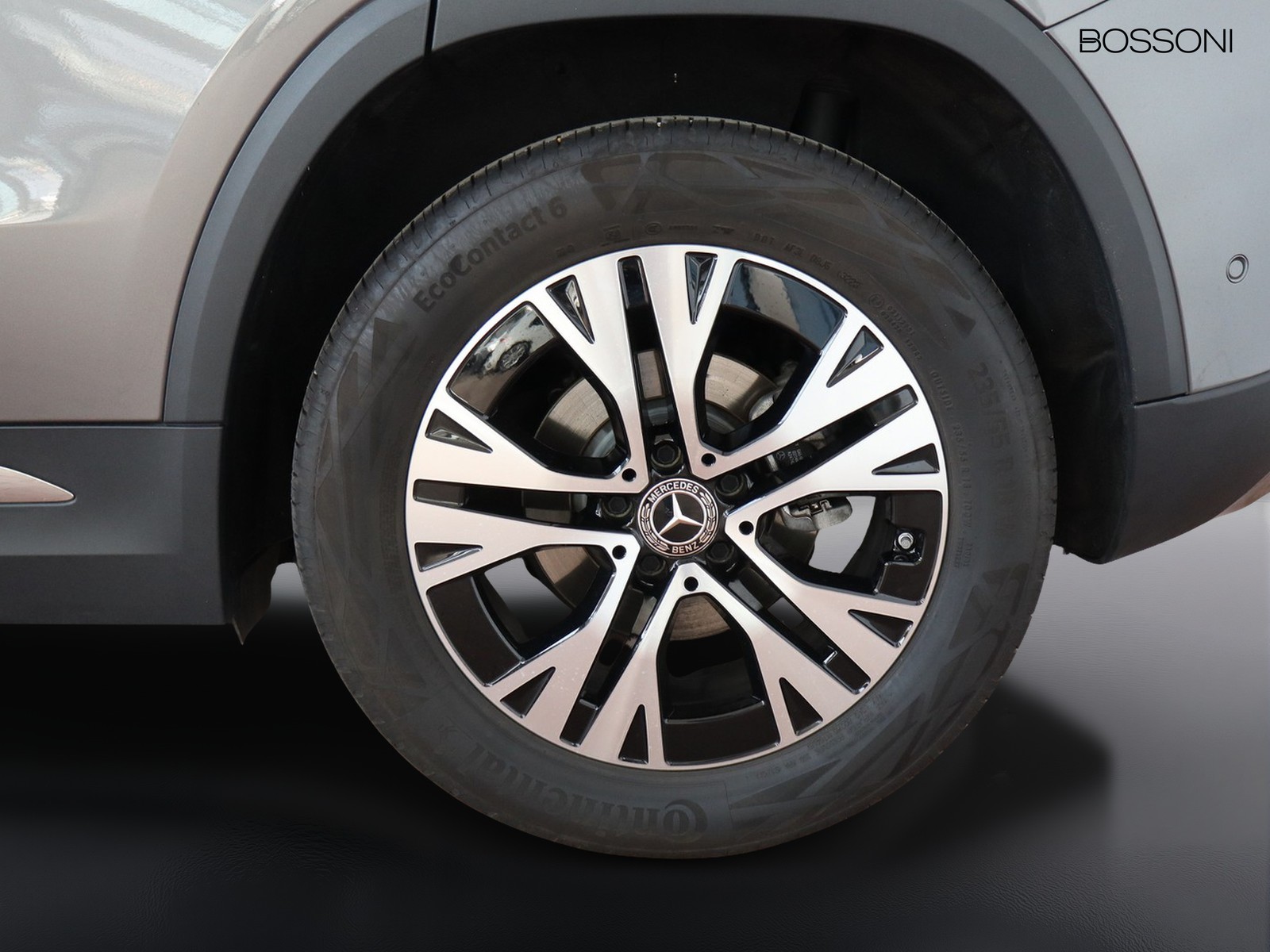 4 - Mercedes GLA 180 progressive advanced 7g-dct