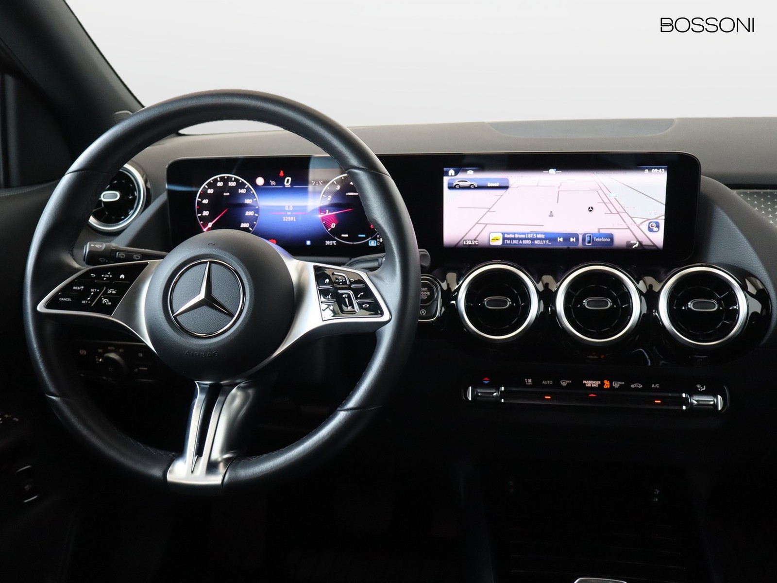 12 - Mercedes GLA 180 progressive advanced 7g-dct