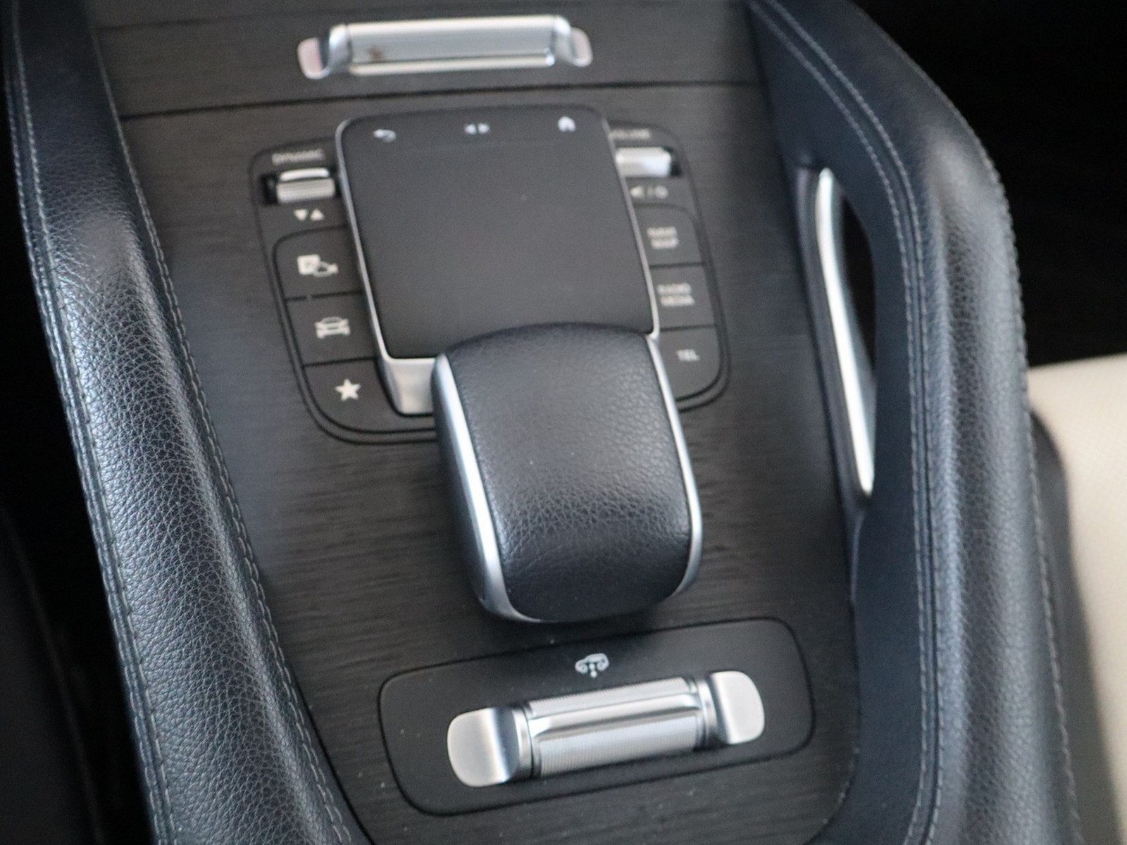 15 - Mercedes Classe GLE gle coupe 300 d mild hybrid premium plus 4matic 9g-tronic plus