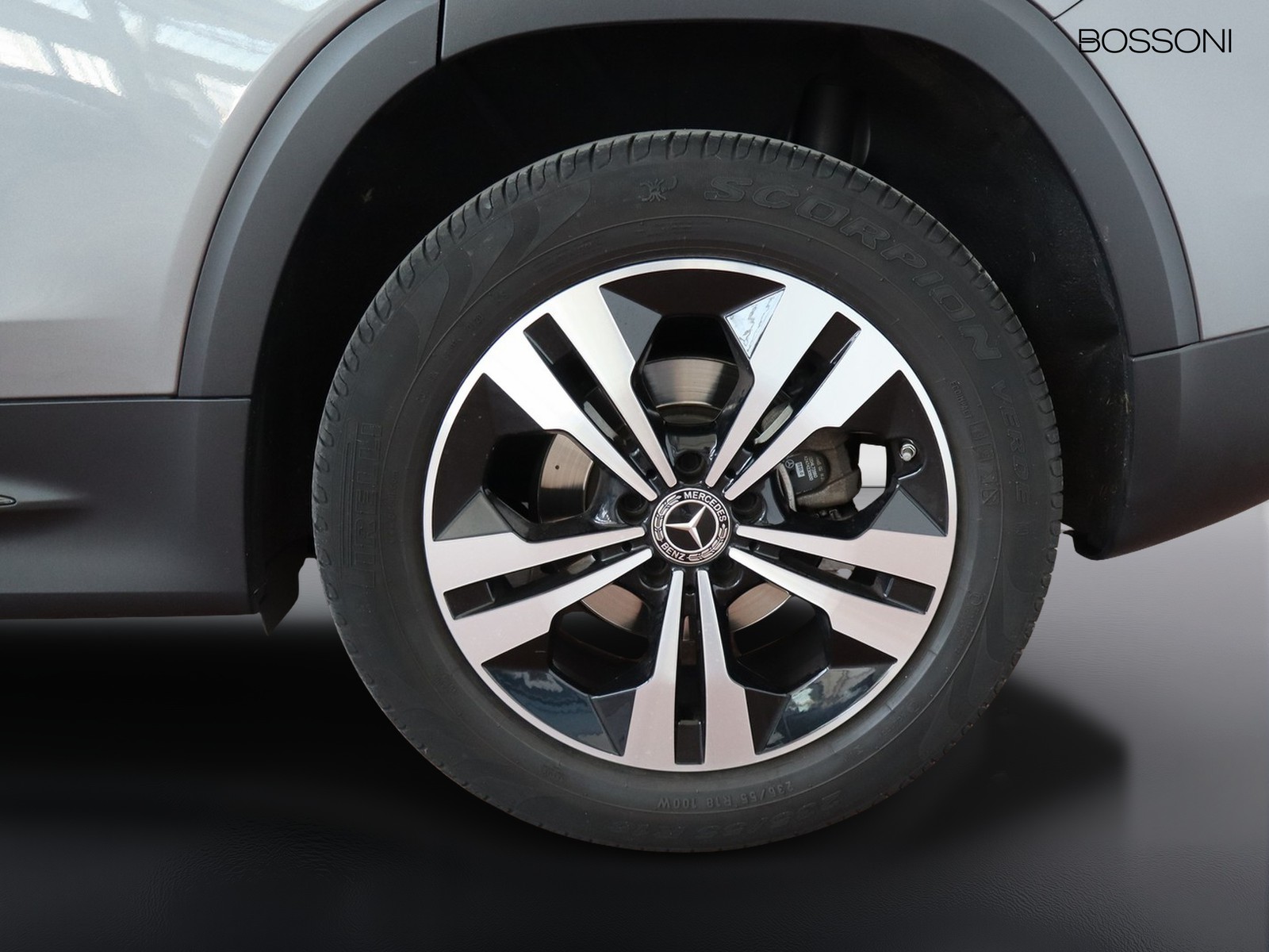 4 - Mercedes GLB 200 sport plus 7g-dct