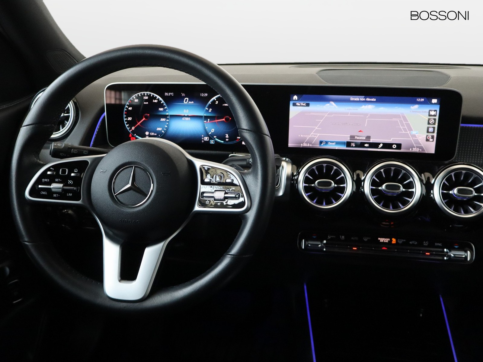 12 - Mercedes GLB 200 sport plus 7g-dct