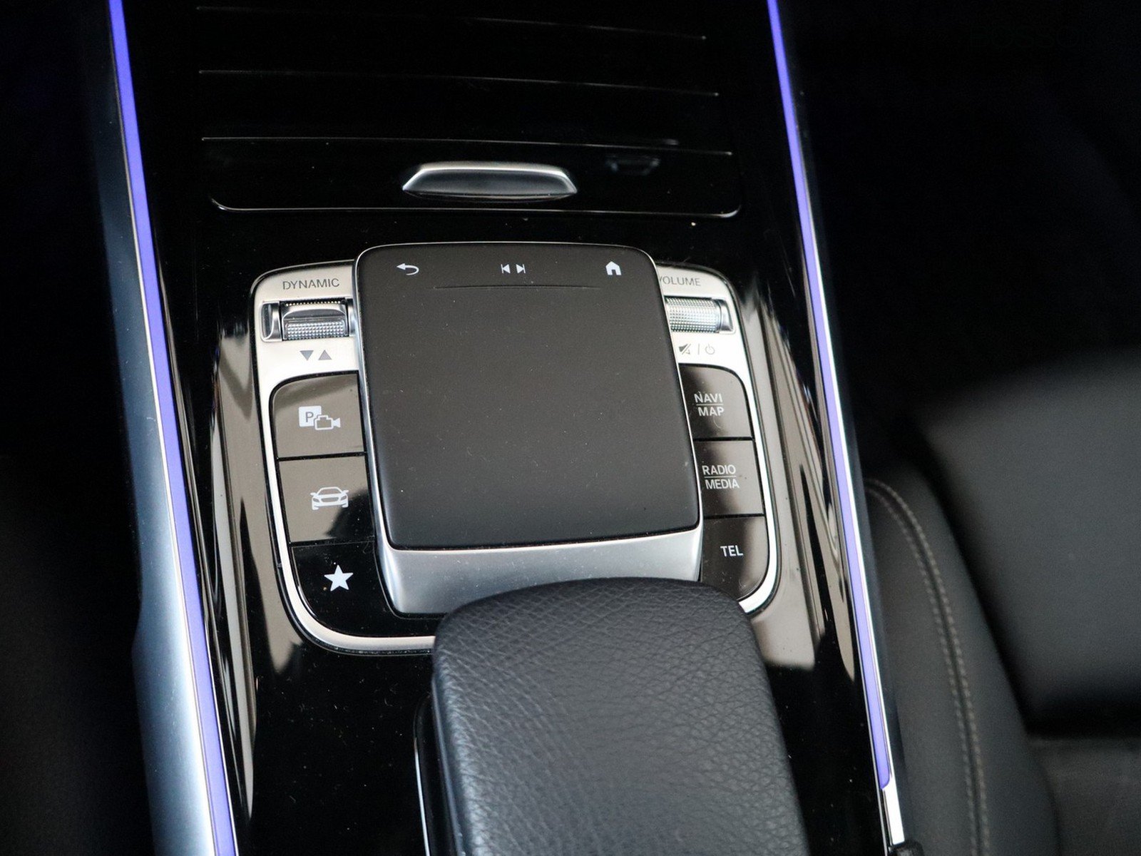 14 - Mercedes GLB 200 sport plus 7g-dct