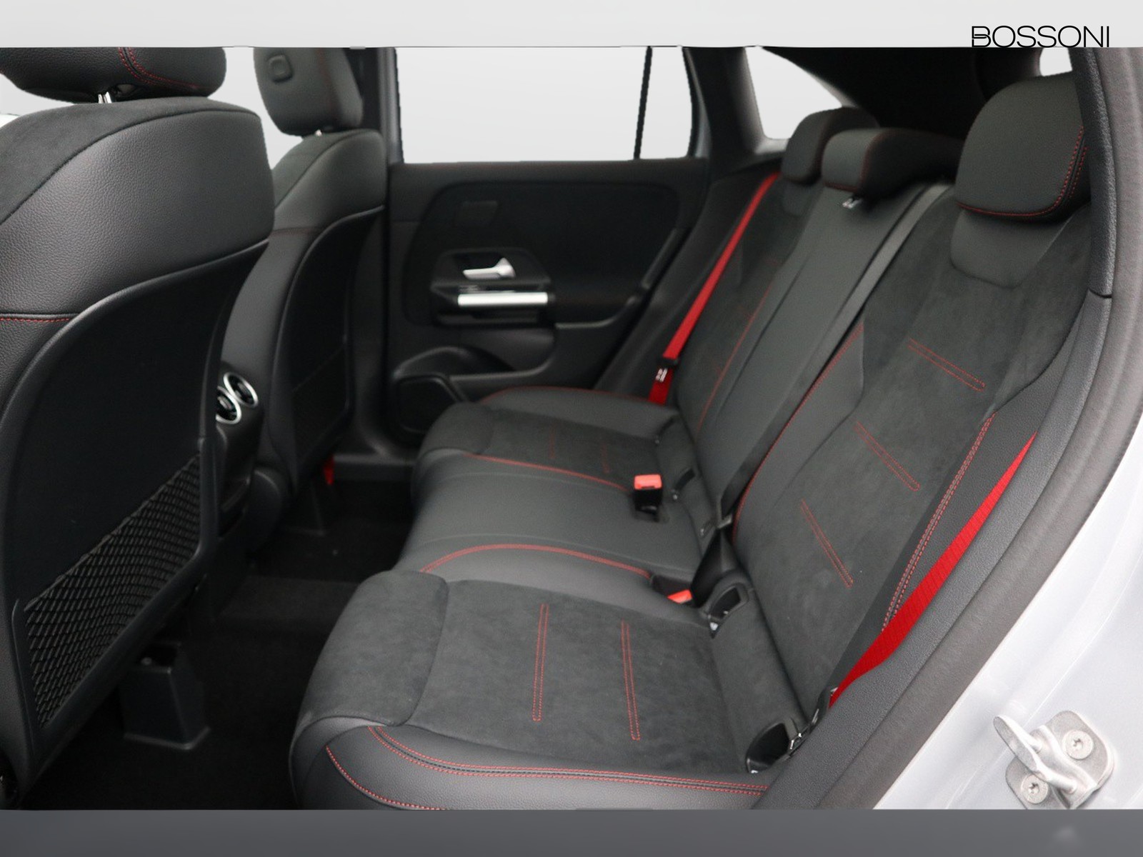 8 - AMG GLA amg 35 premium plus amg 4matic 8g-dct