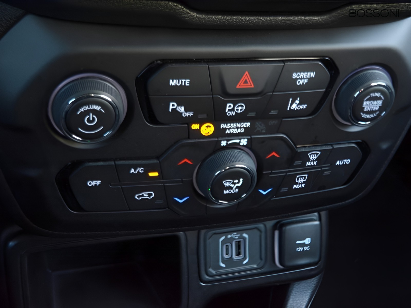 11 - Jeep Renegade 1.5 turbo t4 mhev summit 2wd