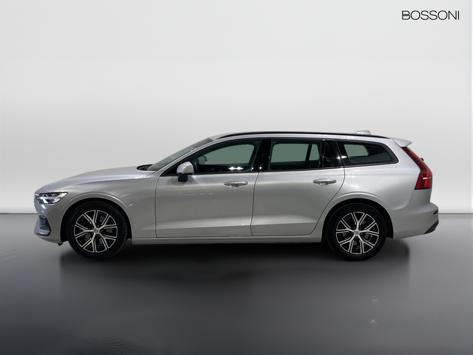 3 - Volvo V60 2.0 b4 essential automatico