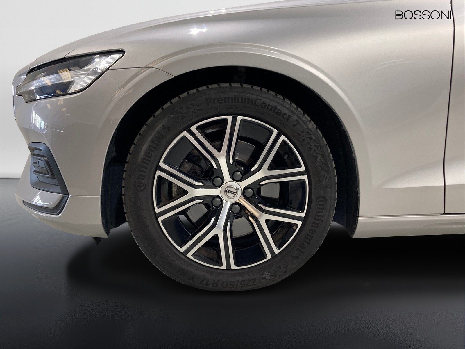 10 - Volvo V60 2.0 b4 essential automatico