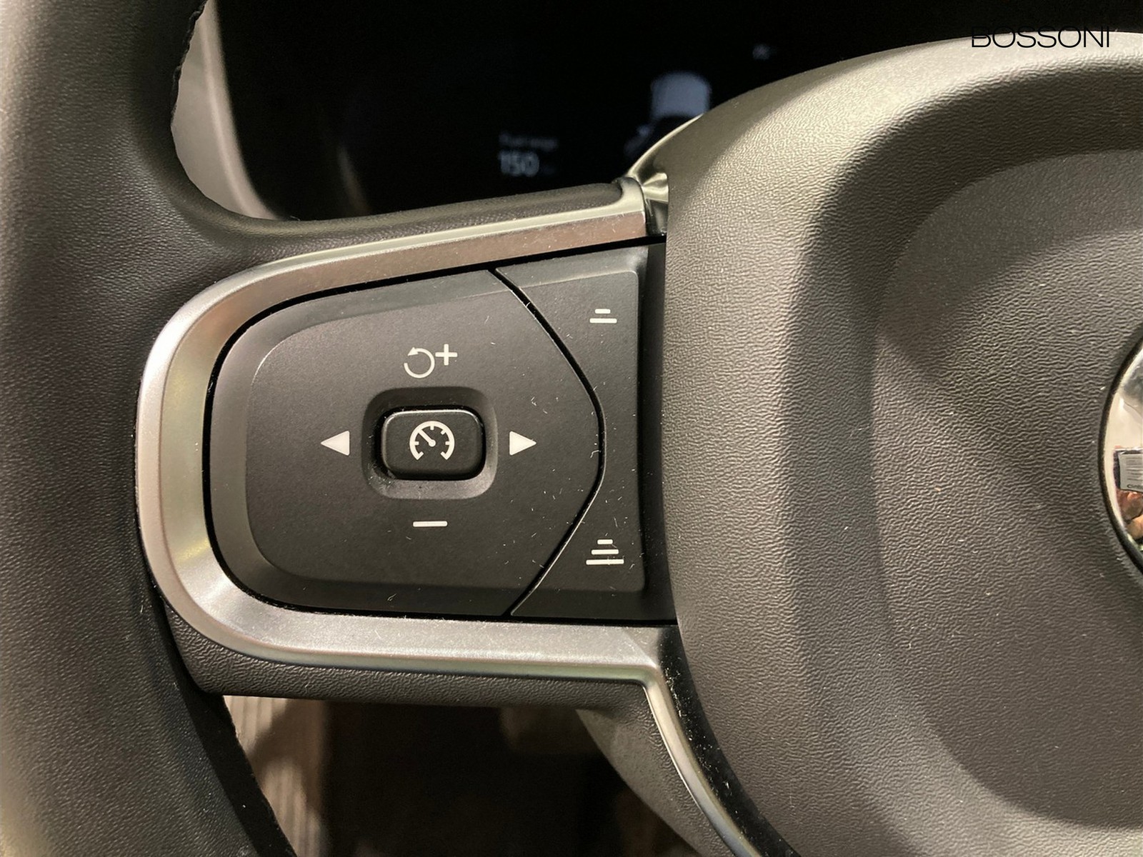 16 - Volvo V60 2.0 b4 essential automatico