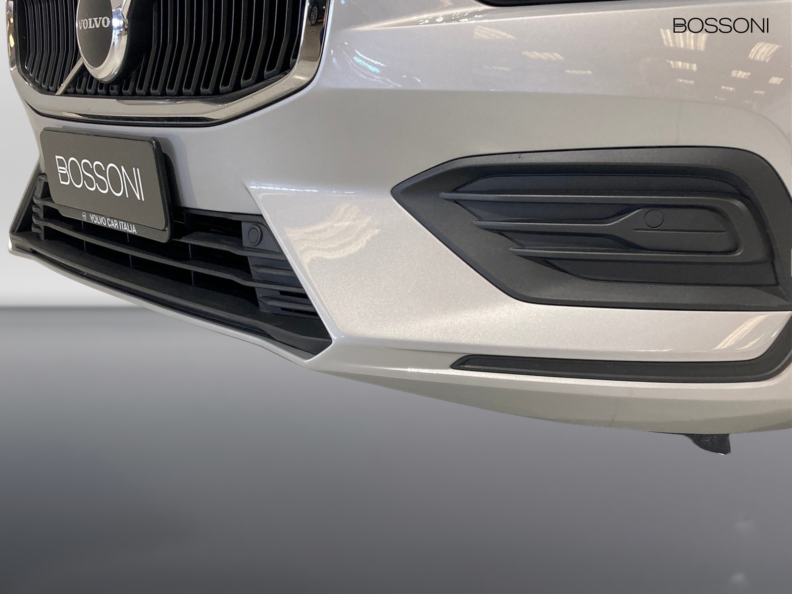 26 - Volvo V60 2.0 b4 essential automatico