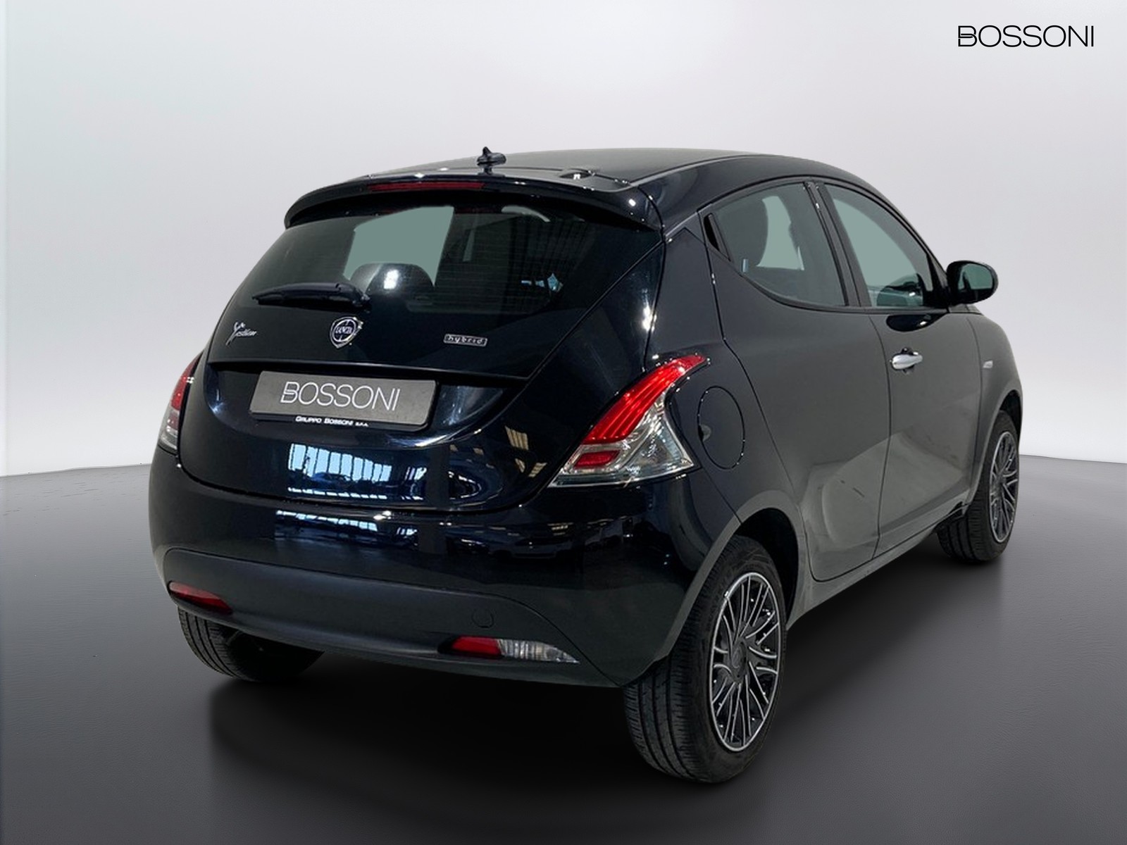 3 - Lancia Ypsilon 1.0 firefly hybrid 70cv silver s&s 5p.ti