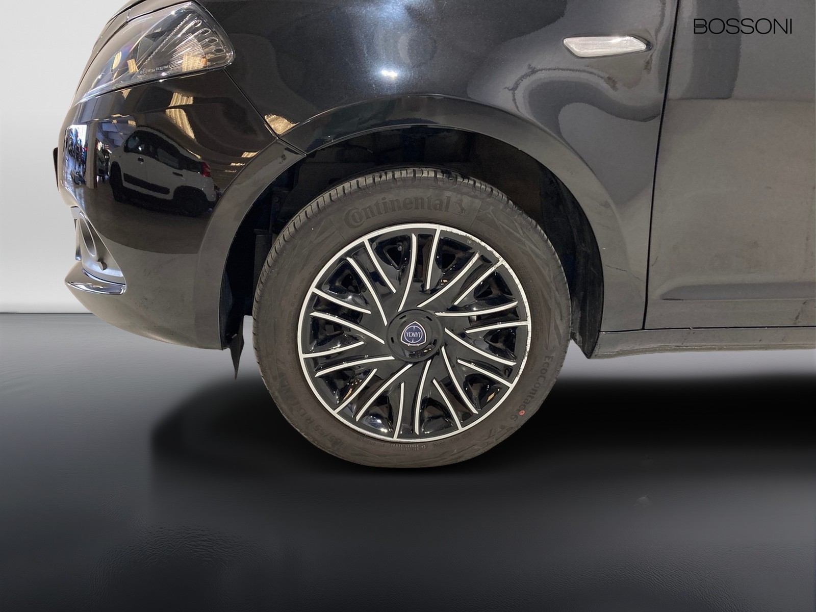 6 - Lancia Ypsilon 1.0 firefly hybrid 70cv silver s&s 5p.ti