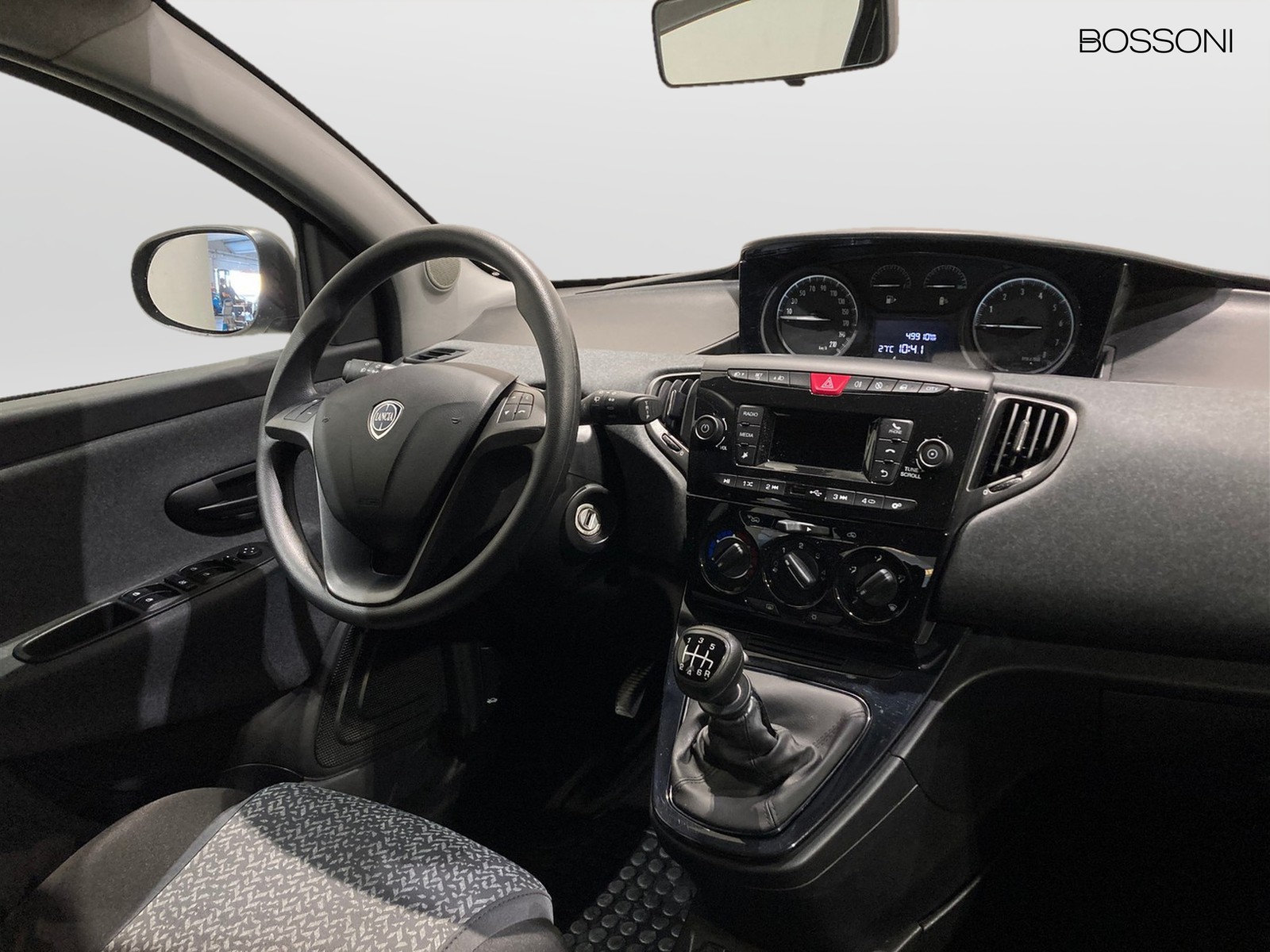 9 - Lancia Ypsilon 1.0 firefly hybrid 70cv silver s&s 5p.ti