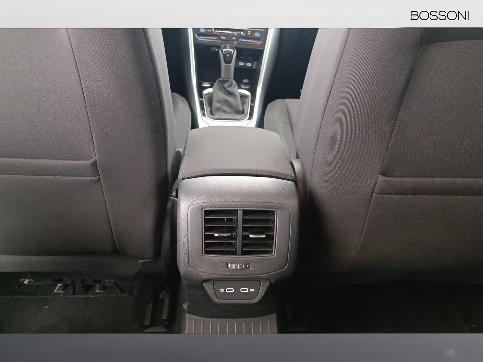 23 - Volkswagen T-Roc 2.0 tdi scr 150cv edition plus dsg