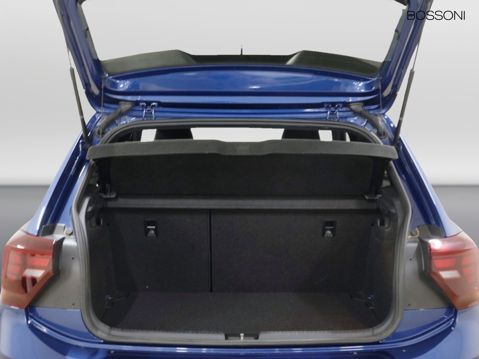 10 - Volkswagen Polo 1.0 tsi 95cv r line