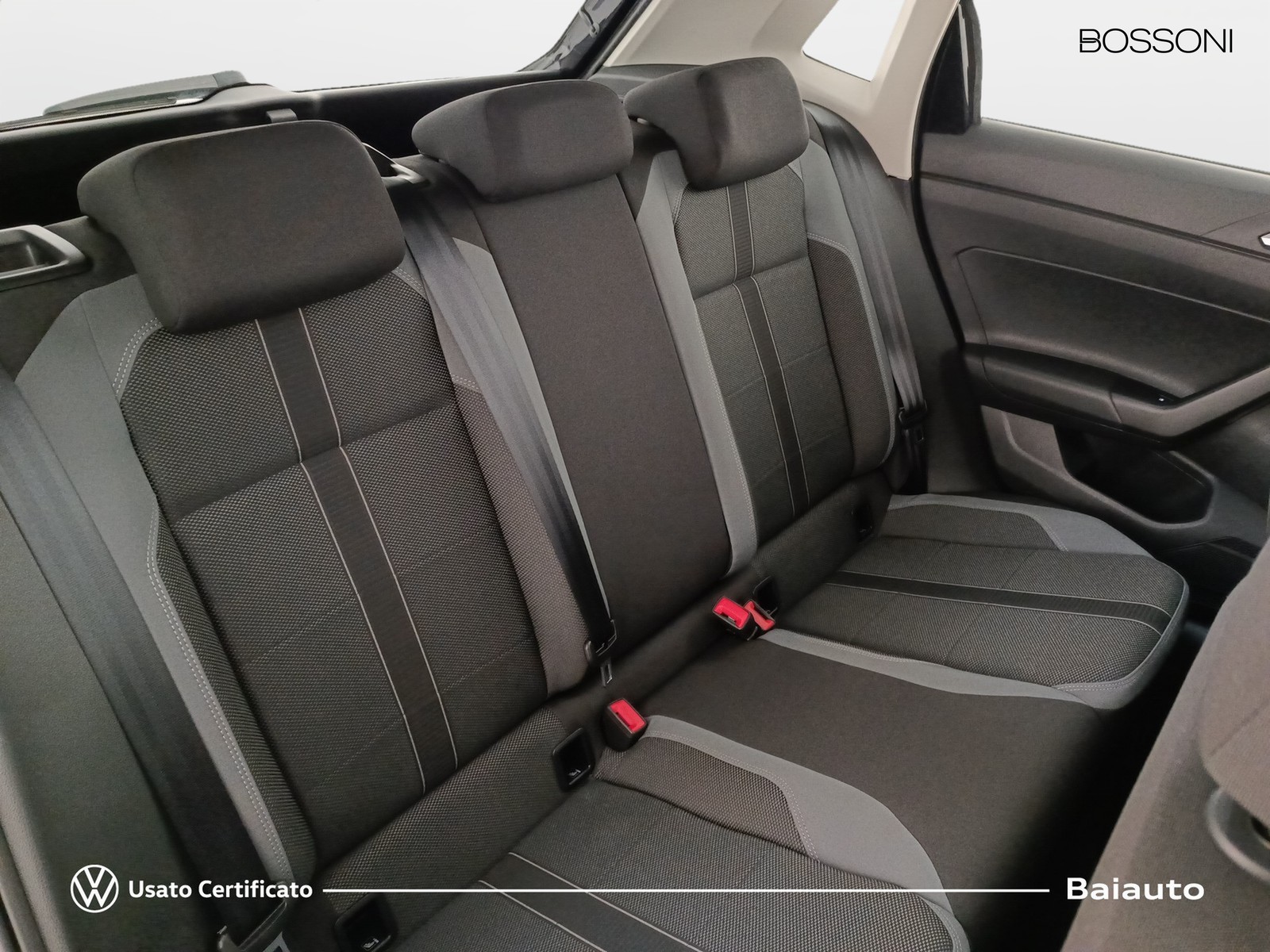 20 - Volkswagen Polo 1.0 tsi 110cv style dsg