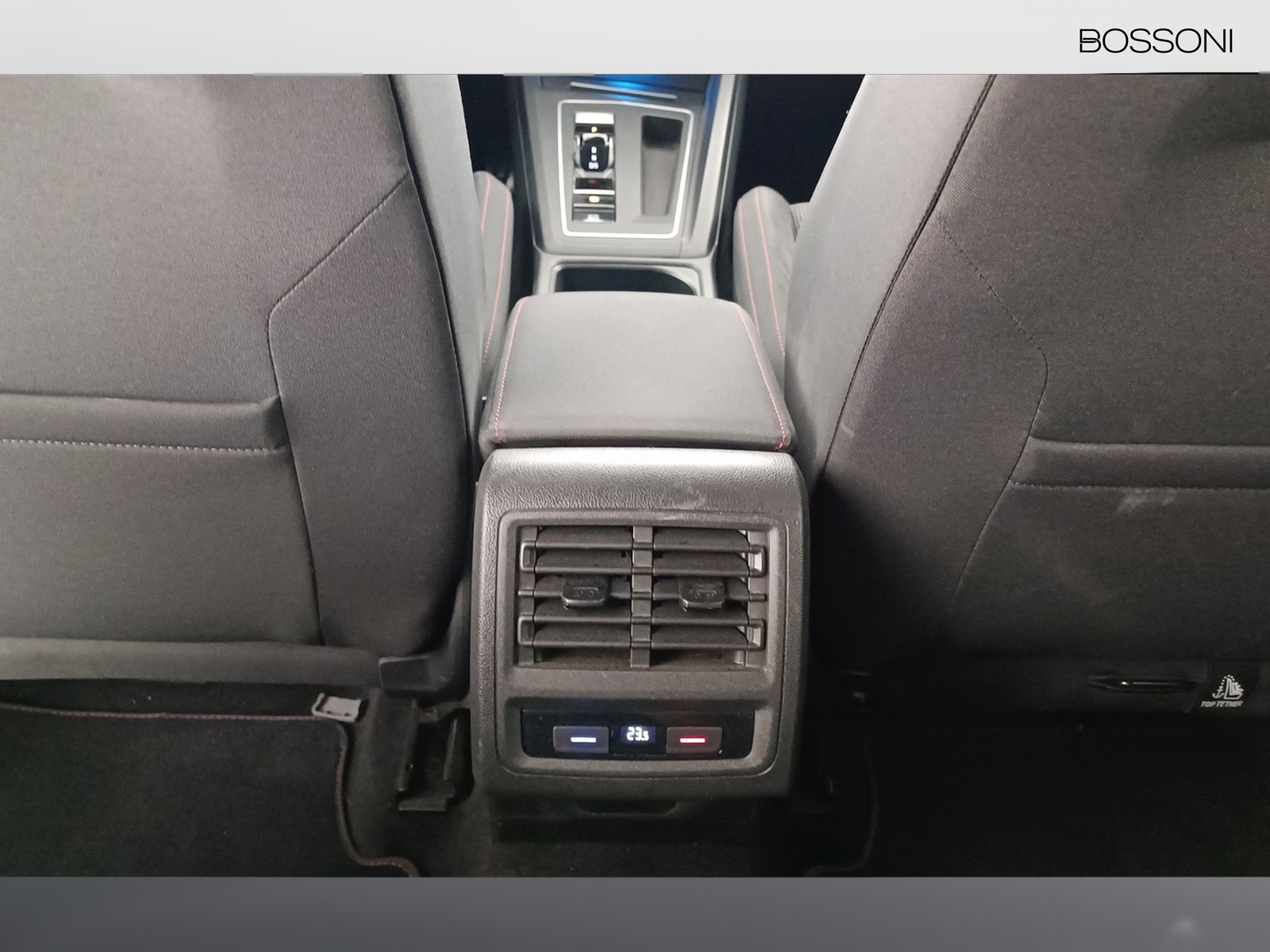 26 - Volkswagen Golf 2.0 tsi 245cv gti dsg
