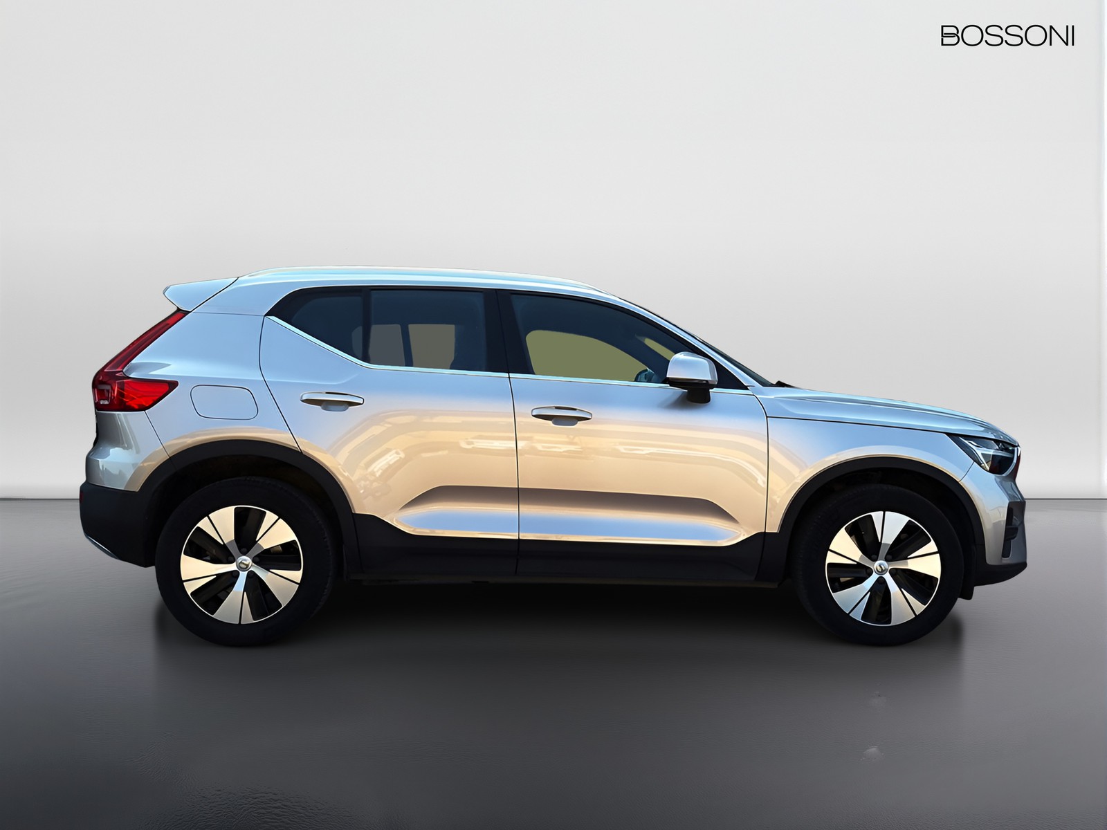 4 - Volvo XC40 1.5 t5 recharge plug-in-hybrid core automatico