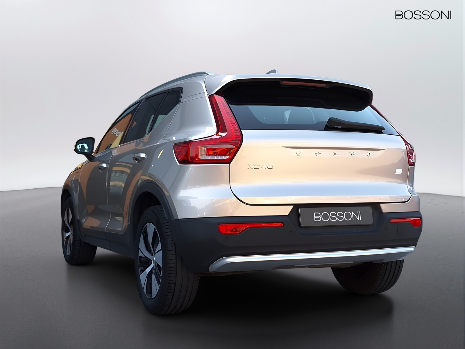 8 - Volvo XC40 1.5 t5 recharge plug-in-hybrid core automatico