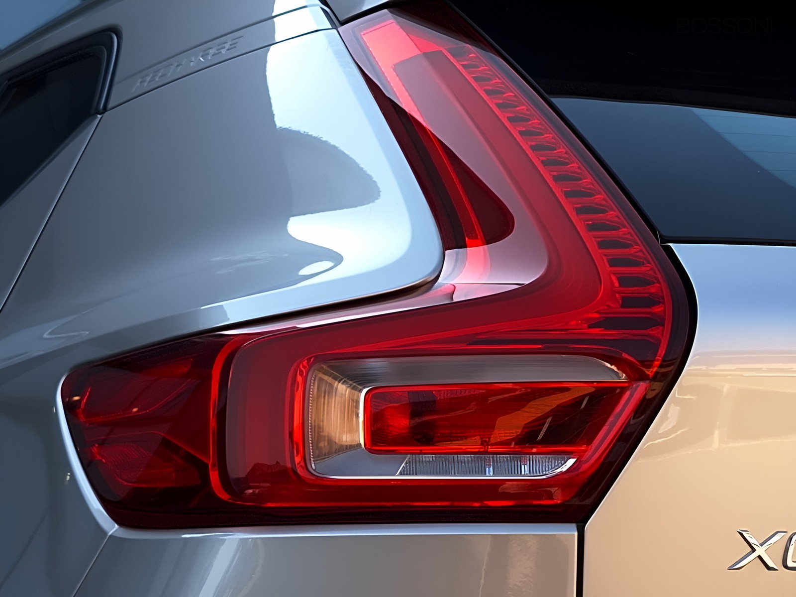 16 - Volvo XC40 1.5 t5 recharge plug-in-hybrid core automatico