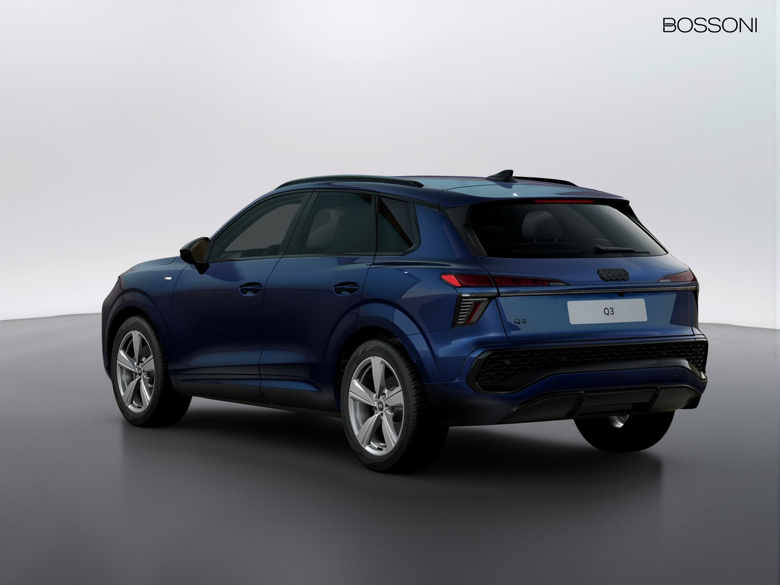 2 - Audi Q3 2.0 tdi 150cv business s tronic