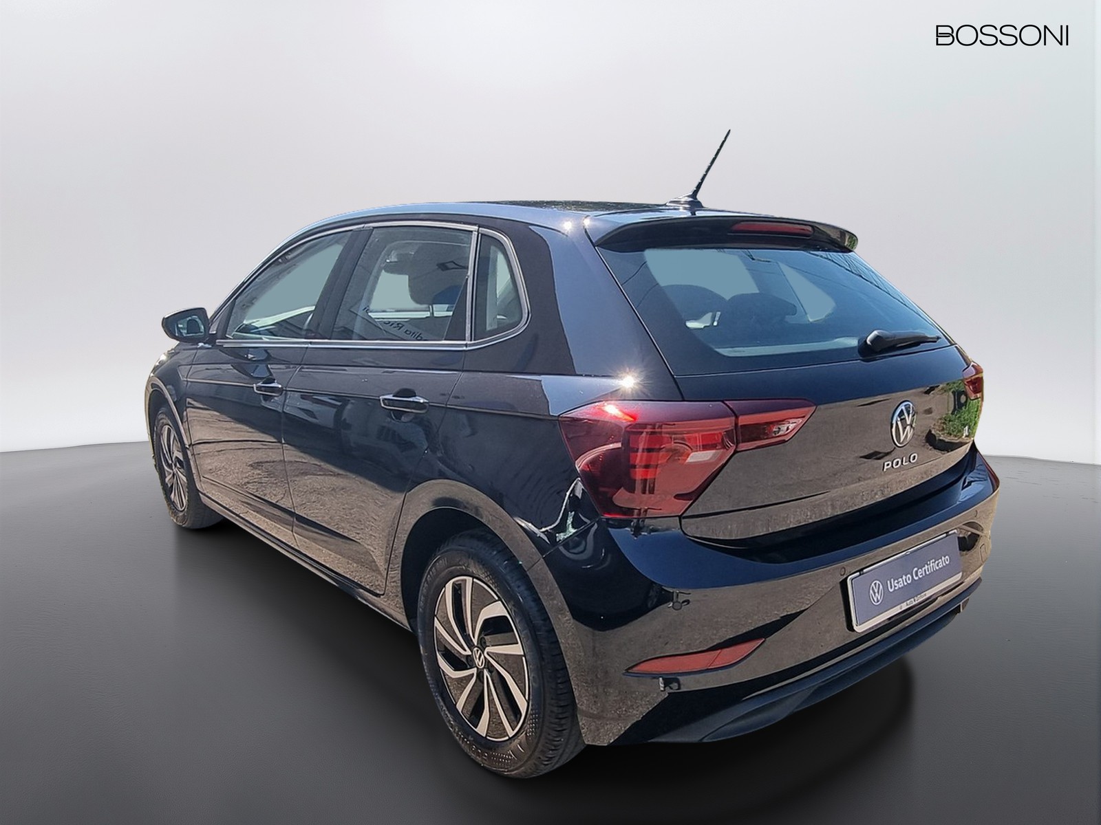 4 - Volkswagen Polo 1.0 80cv life