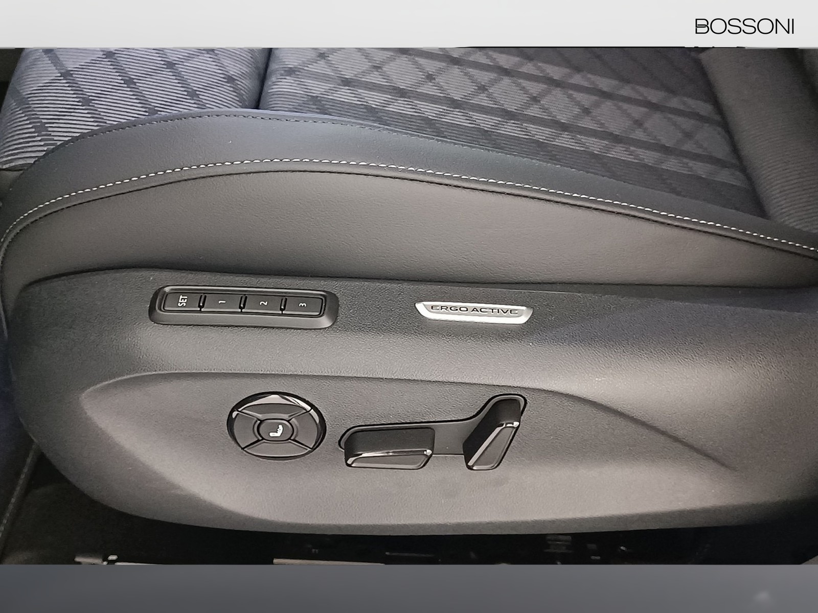 27 - Volkswagen Passat 2.0 tdi scr evo 150cv r-line plus dsg