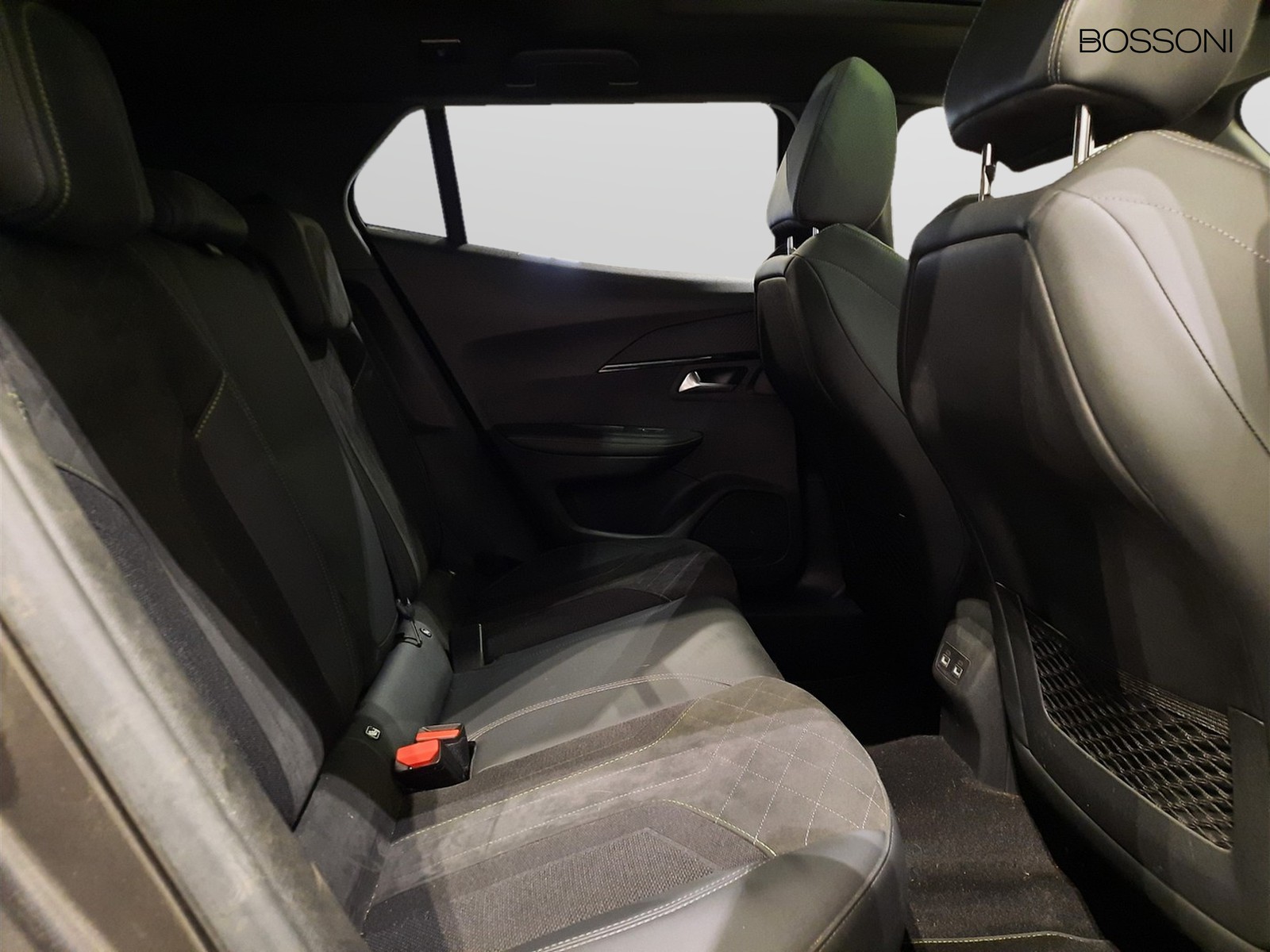 10 - Peugeot 2008 1.5 bluehdi 130cv gt pack eat s&s