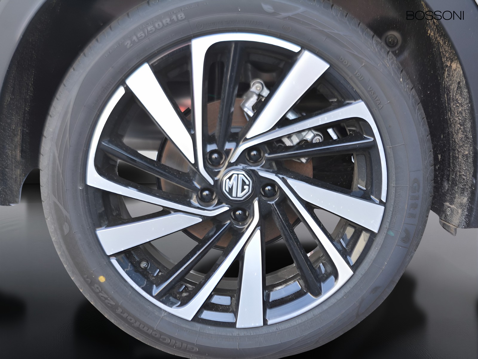 15 - Mg ZS 1.5 hybrid+ luxury auto