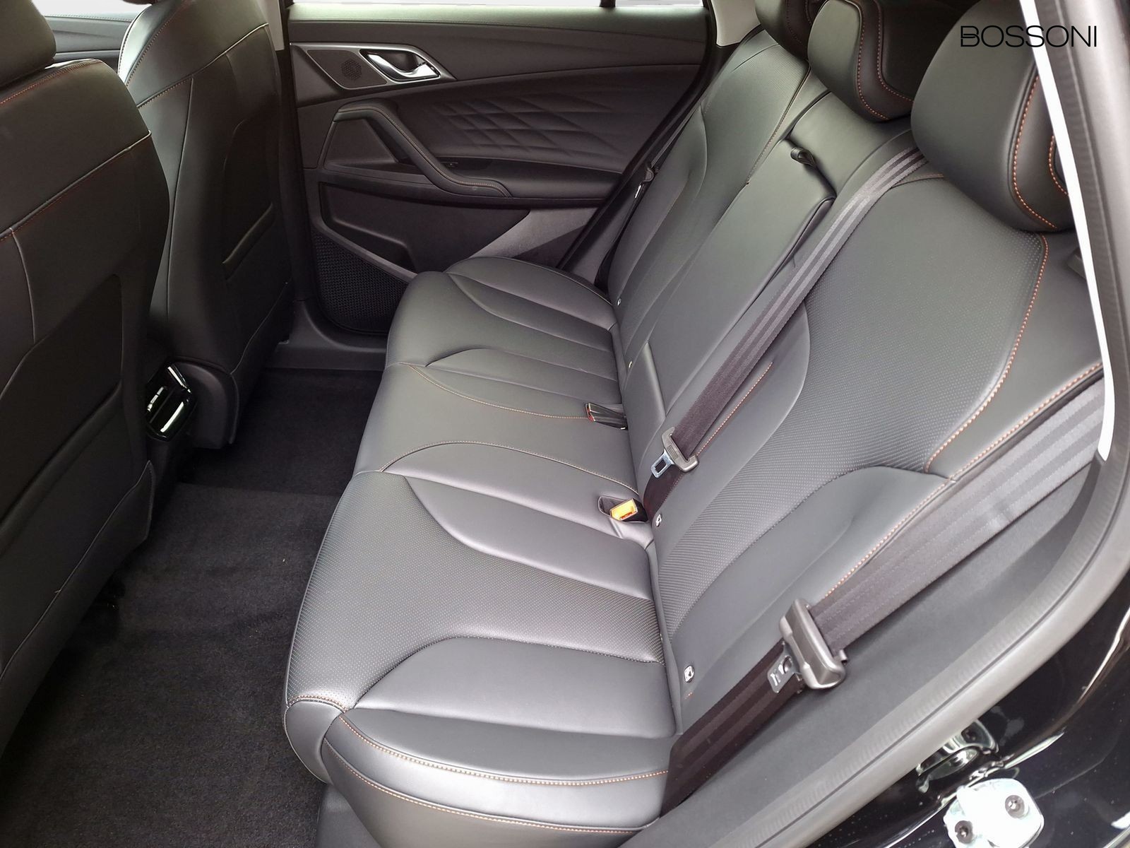 12 - Mg HS 1.5 phev luxury auto