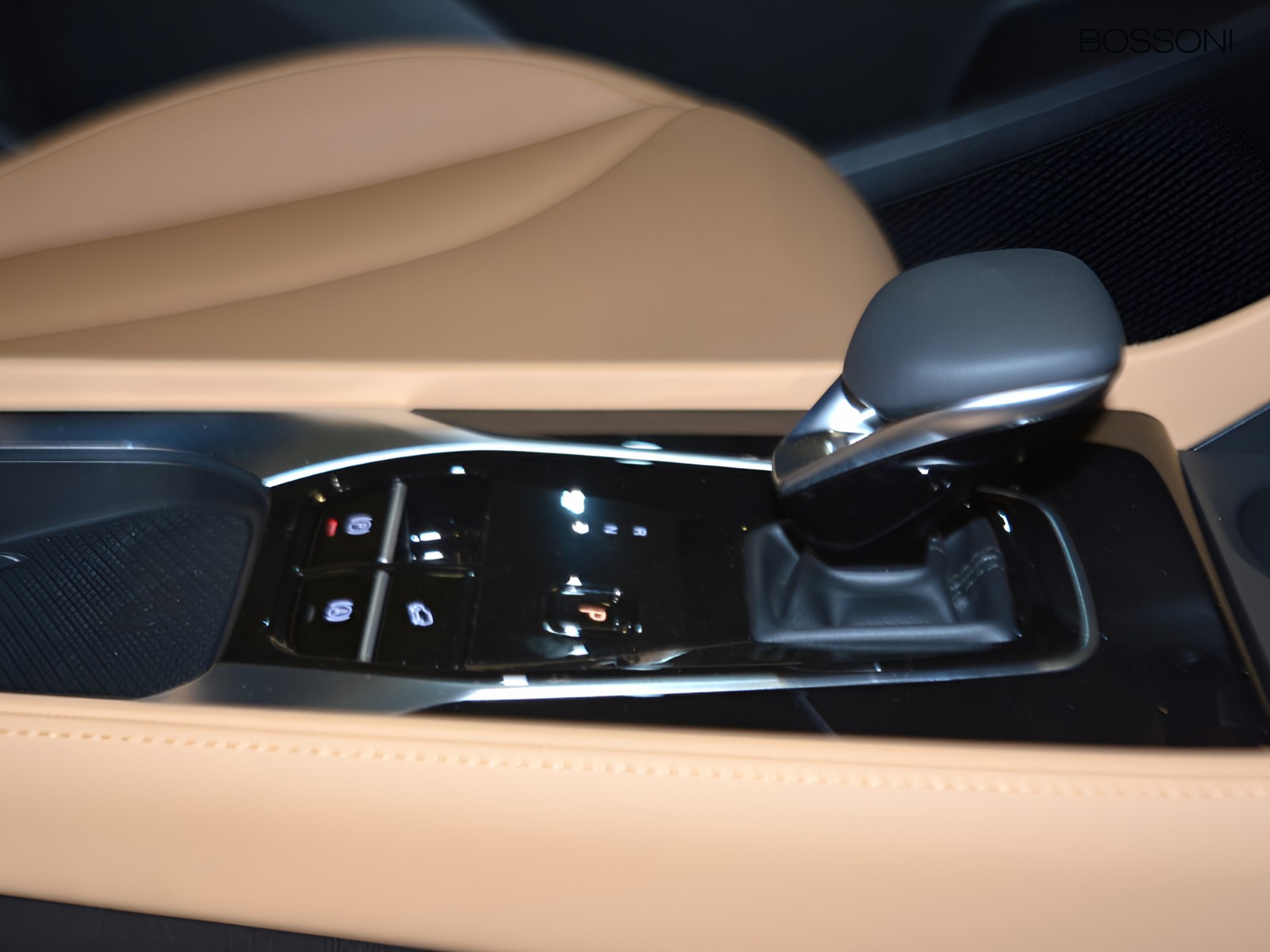 12 - Mg HS 1.5 phev luxury auto