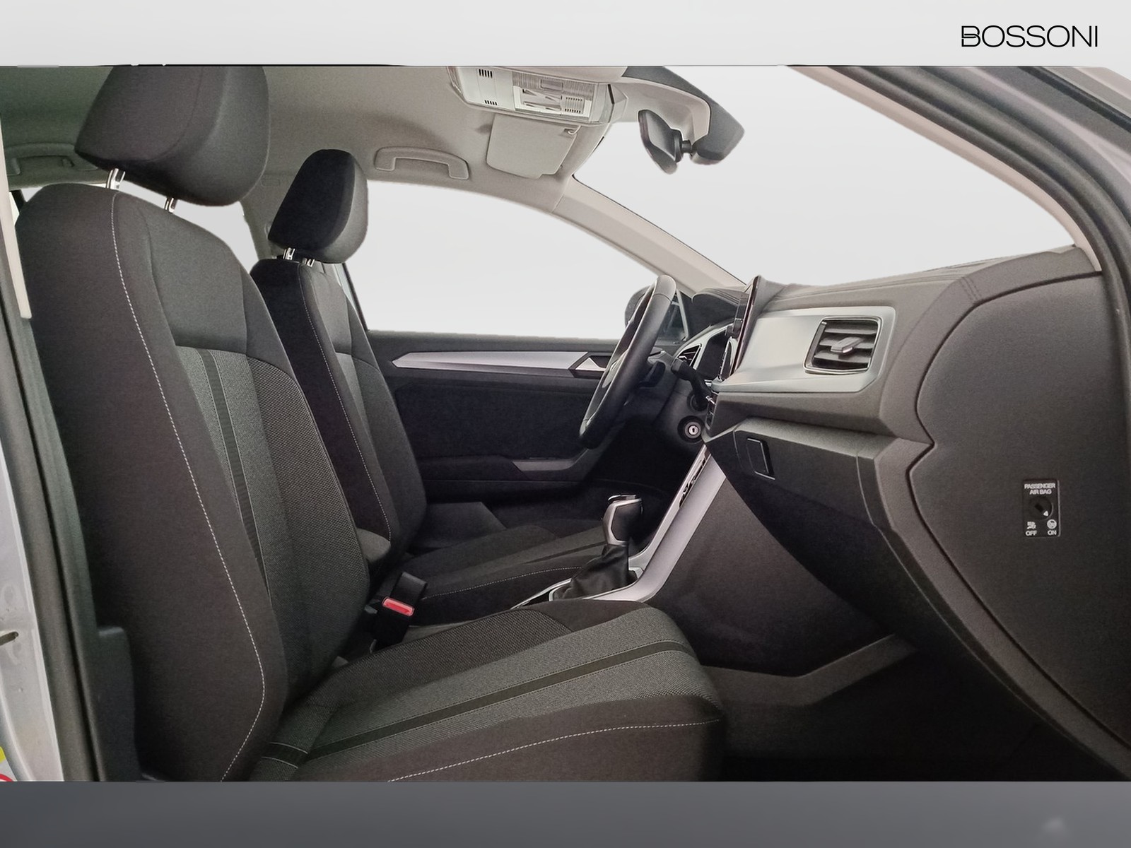 8 - Volkswagen T-Roc 1.5 tsi act sport dsg