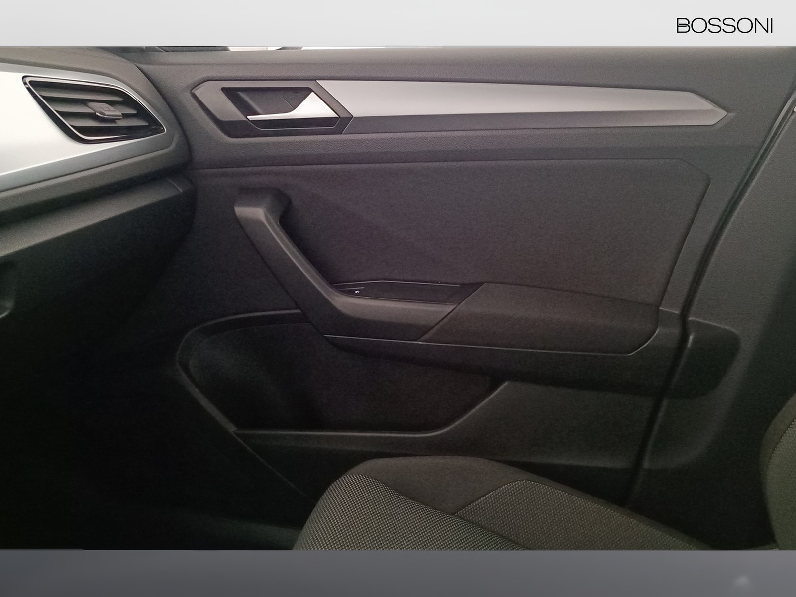 30 - Volkswagen T-Roc 1.5 tsi act sport dsg