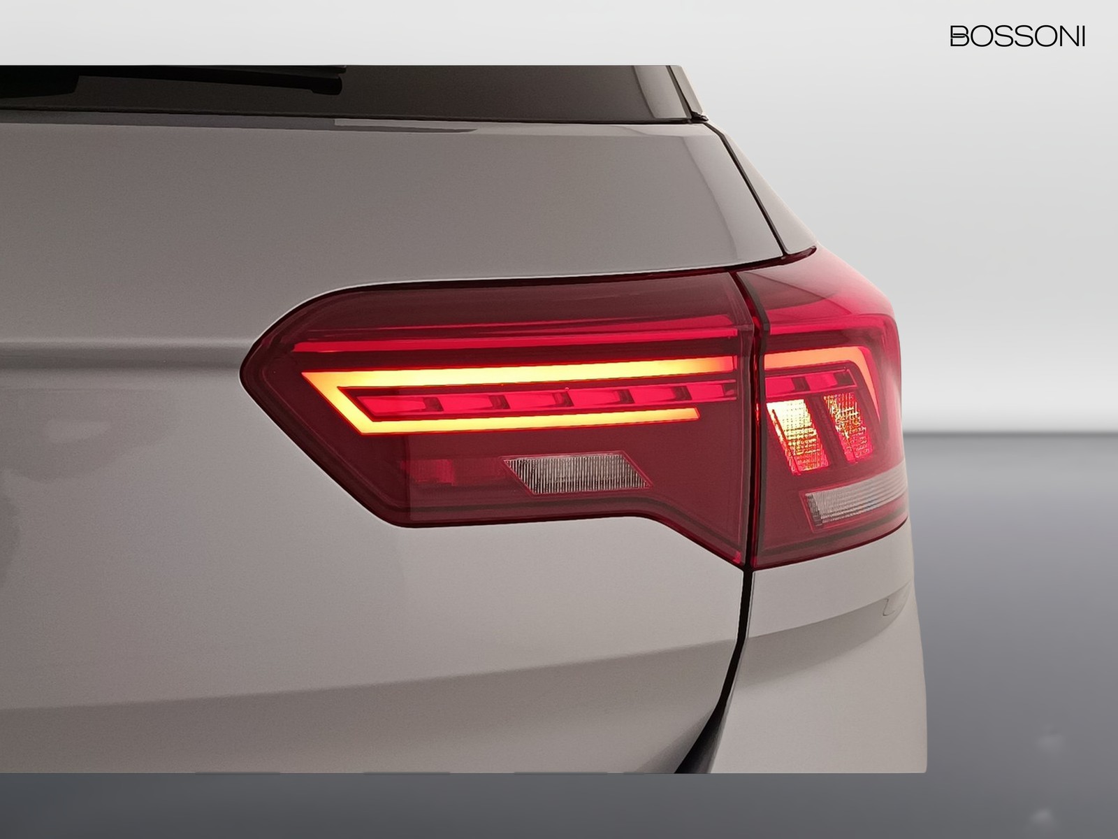 39 - Volkswagen T-Roc 1.5 tsi act sport dsg