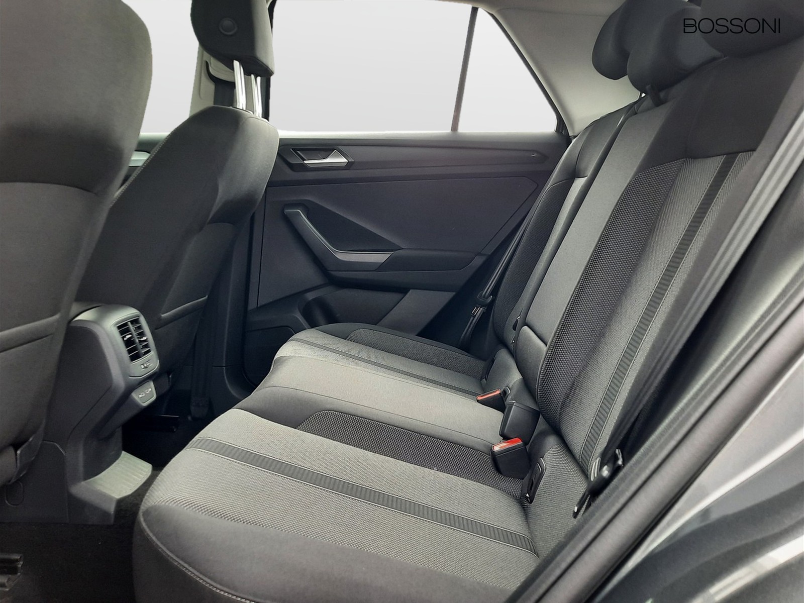 17 - Volkswagen T-Roc 2.0 tdi scr 115cv life