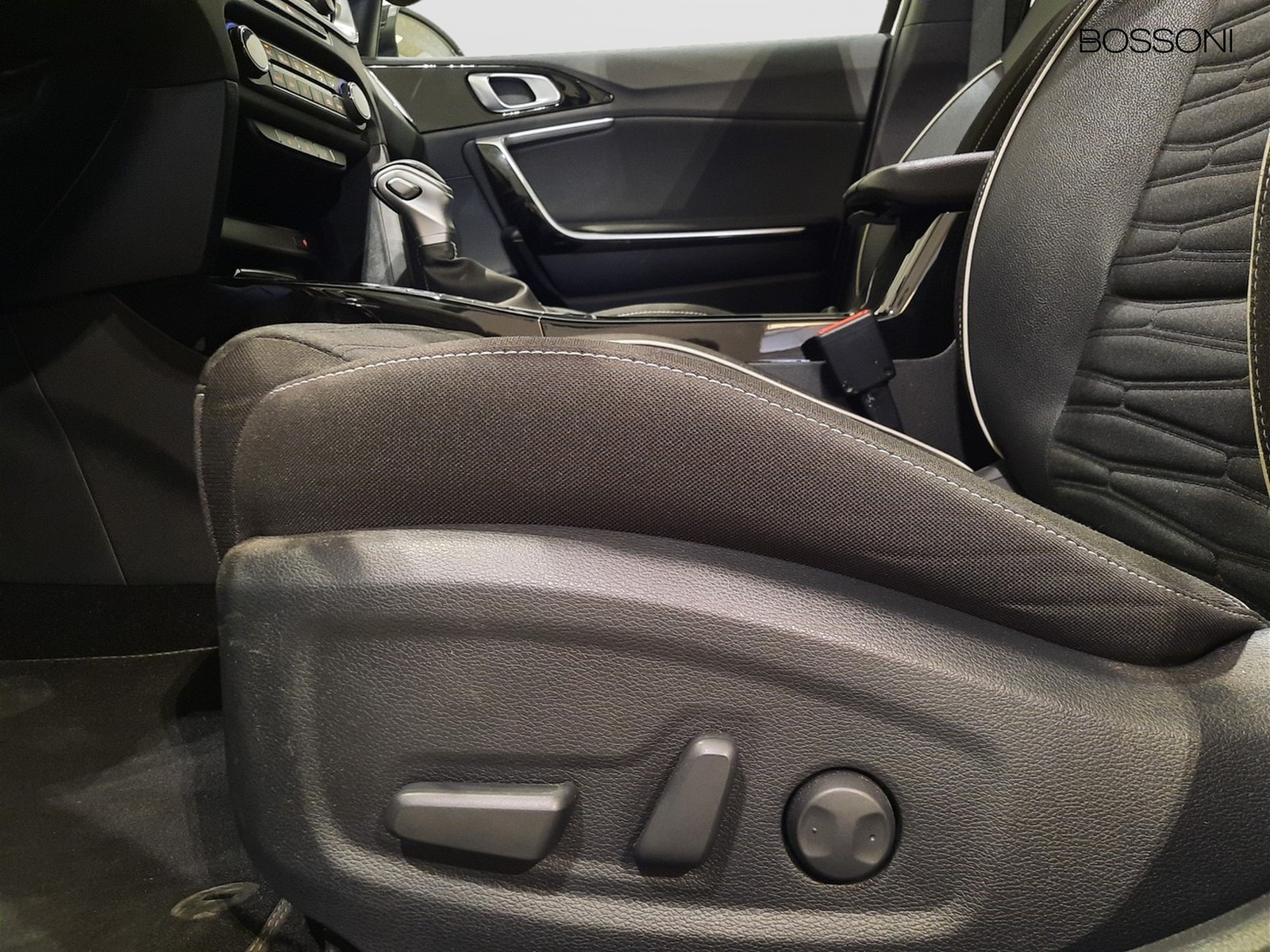 24 - Kia proceed pro1.5 t-gdi mhev 160cv gt line dct