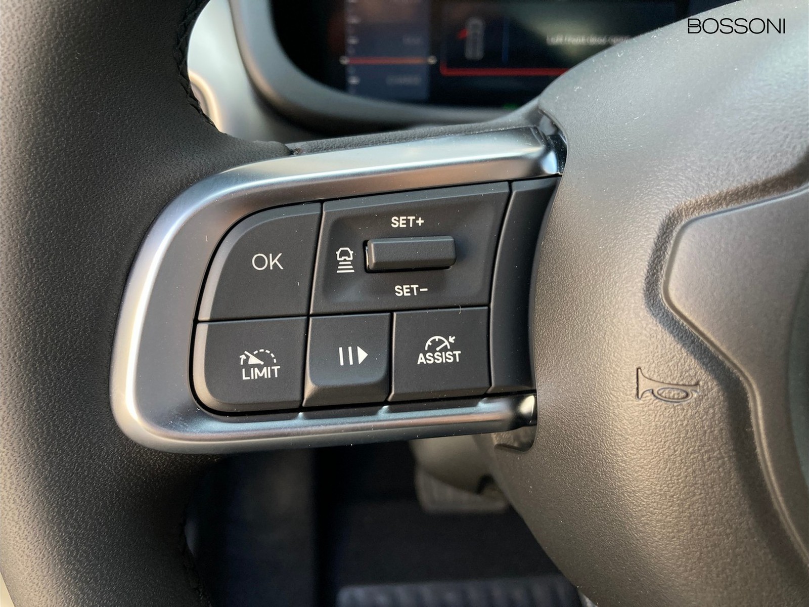 12 - Jeep Avenger 1.2 turbo e-hybrid mhev 110cv black edition fwd edct6