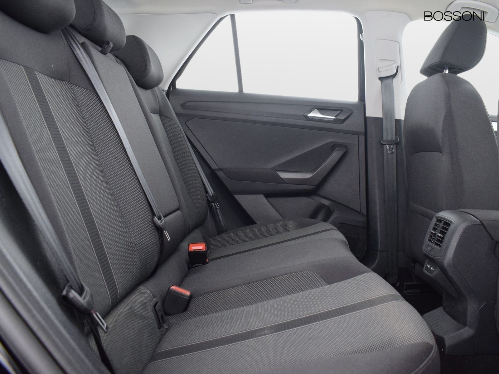 9 - Volkswagen T-Roc 2.0 tdi scr 115cv life
