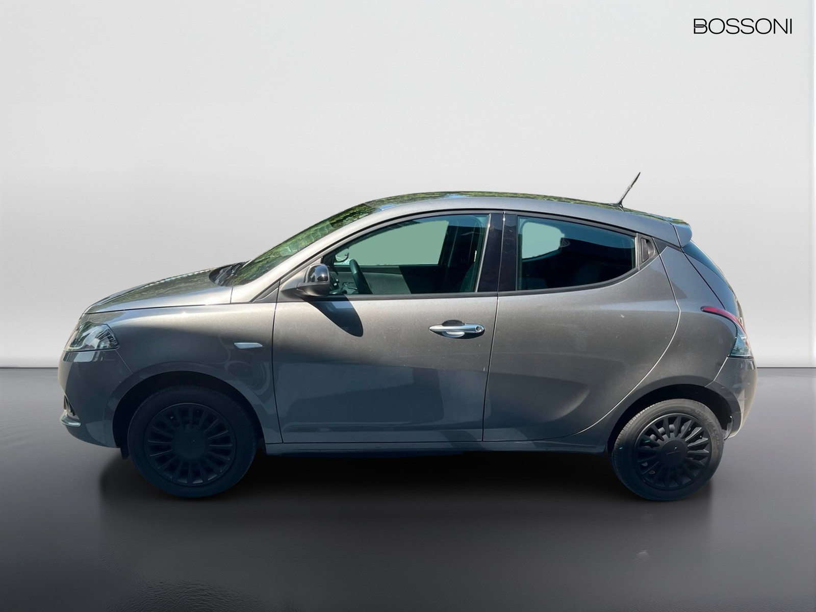 3 - Lancia Ypsilon 1.0 firefly hybrid 70cv silver s&s