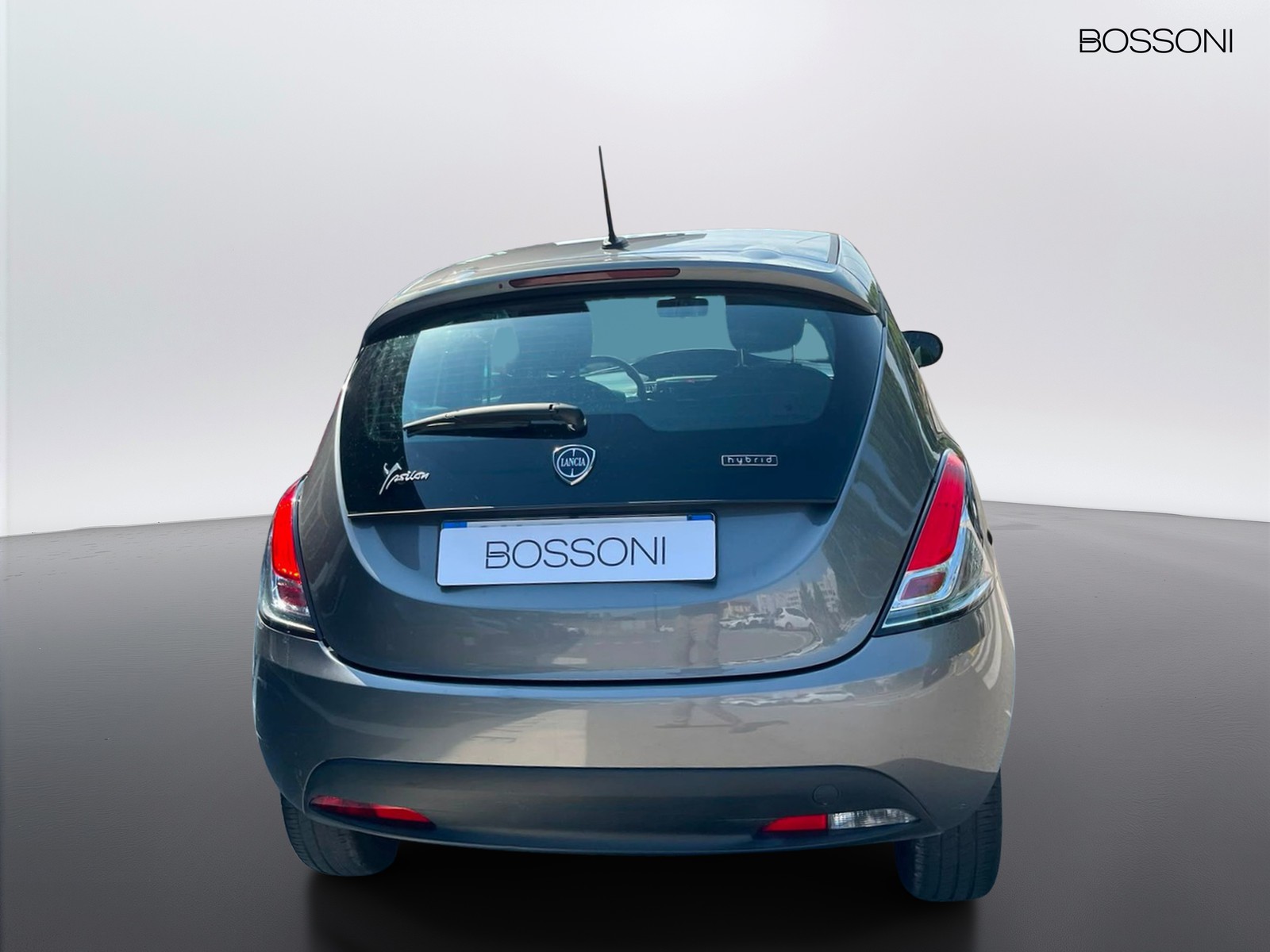 5 - Lancia Ypsilon 1.0 firefly hybrid 70cv silver s&s