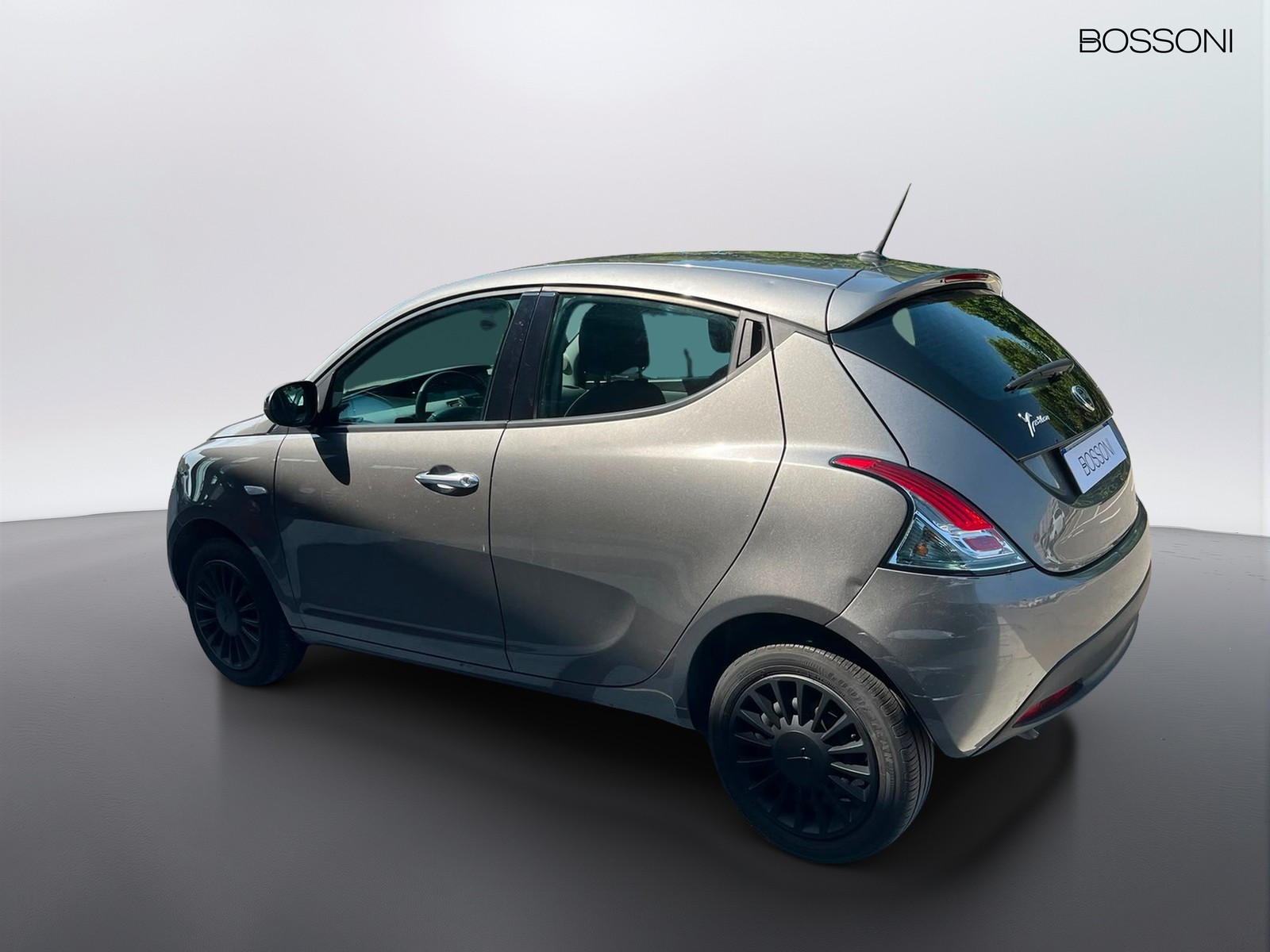 11 - Lancia Ypsilon 1.0 firefly hybrid 70cv silver s&s
