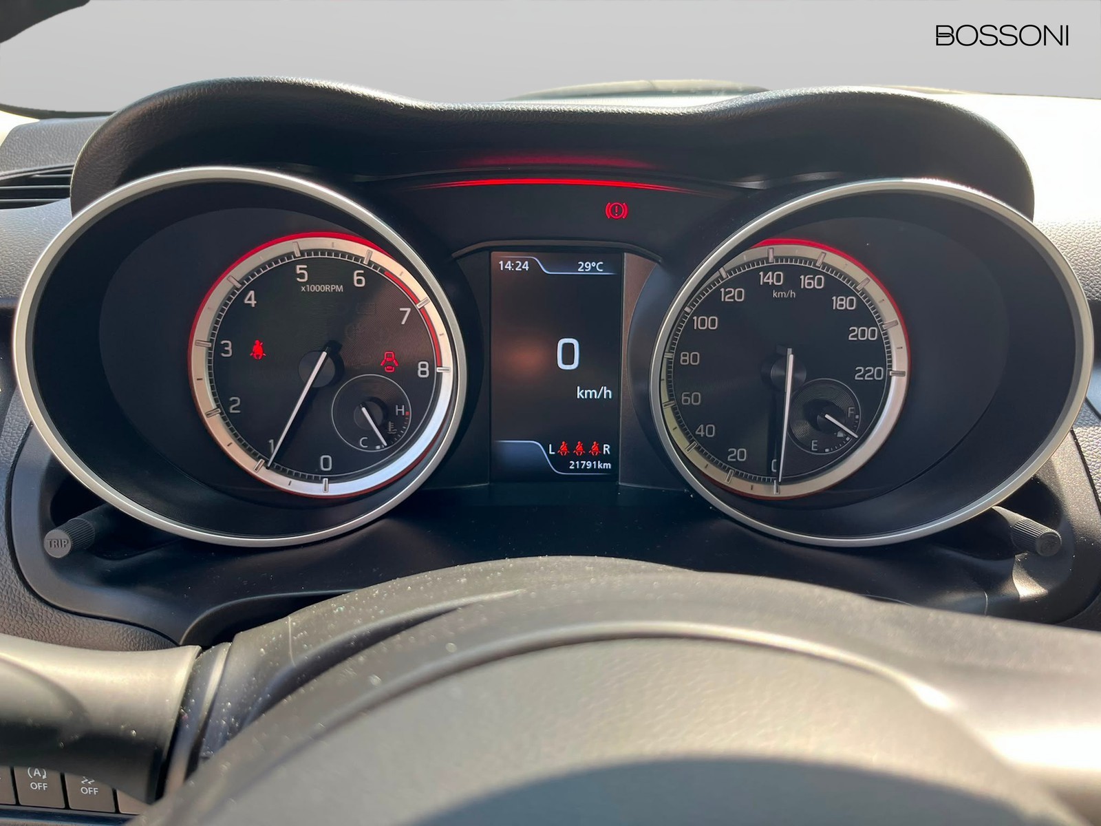 9 - Suzuki Swift 1.2 dualjet hybrid top 4wd allgrip