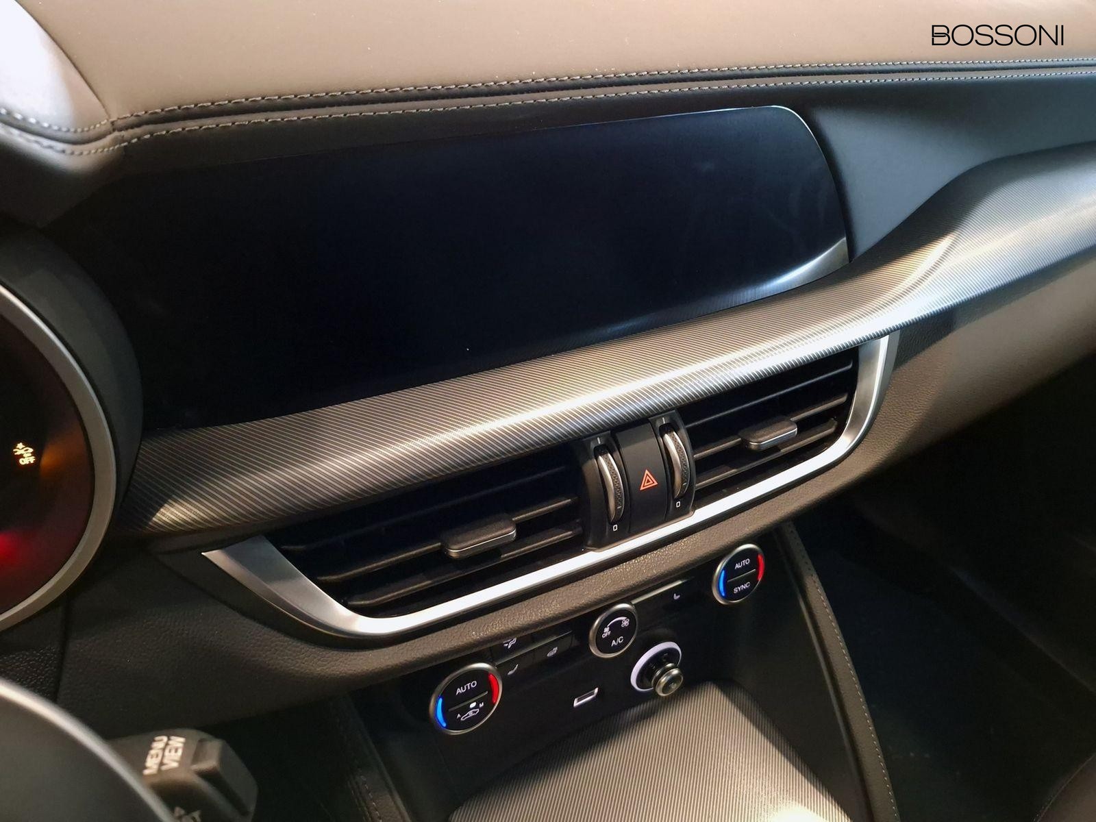 16 - Alfa Romeo Stelvio 2.2 turbo 210cv veloce q4 at8